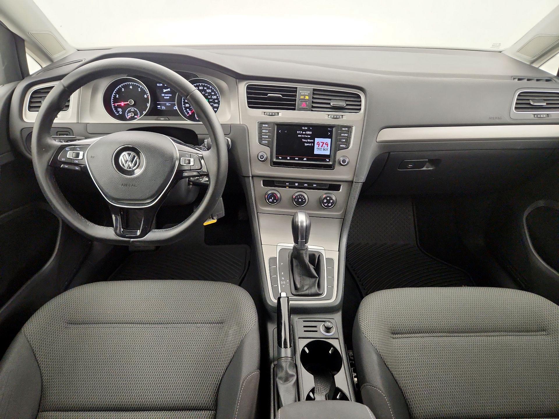 Thumbnail: 2016 Volkswagen Golf - 8