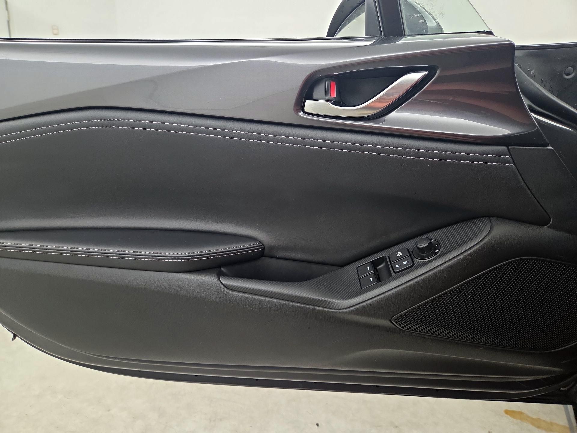 Thumbnail: 2021 Mazda MX-5 Miata - 12