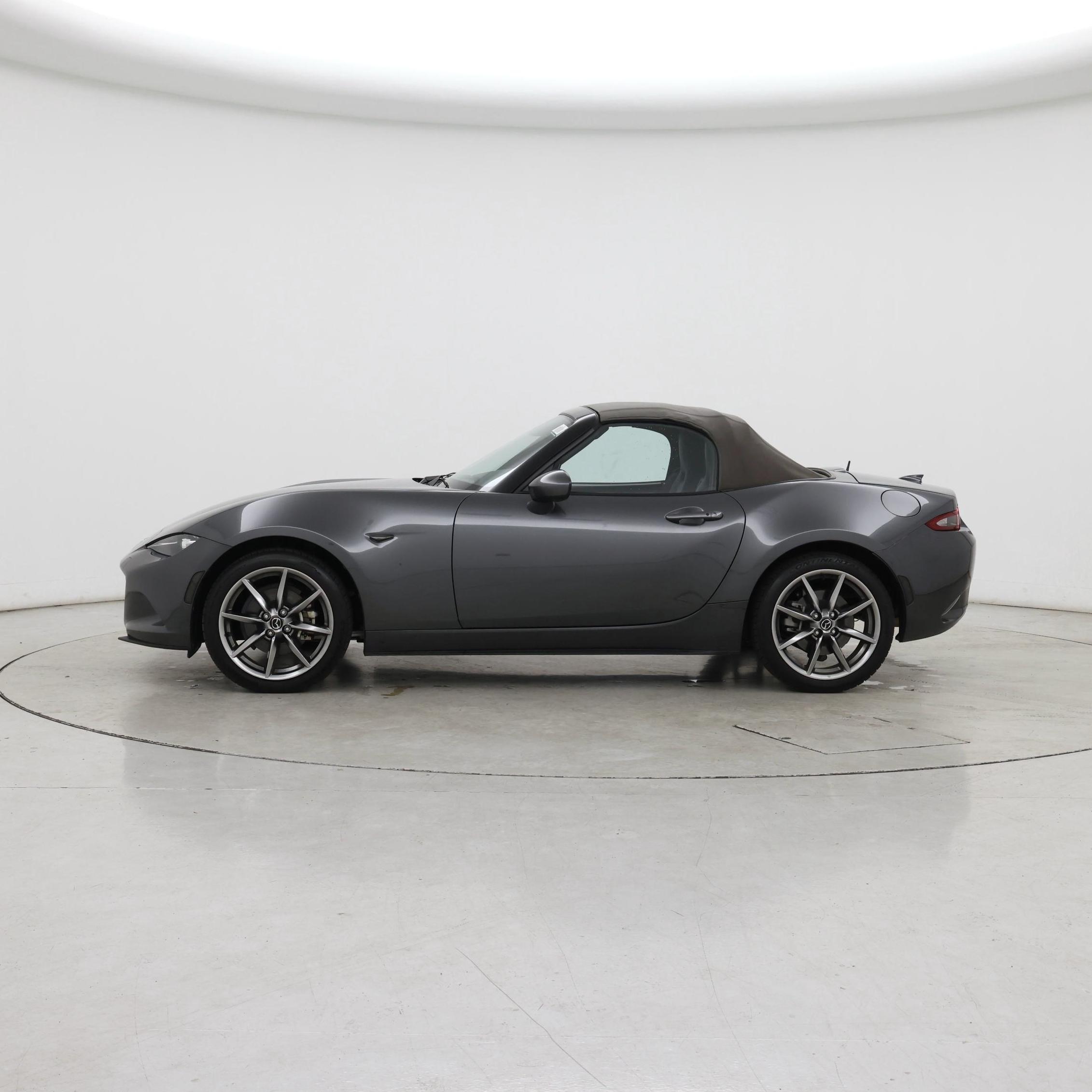 Thumbnail: 2021 Mazda MX-5 Miata - 3