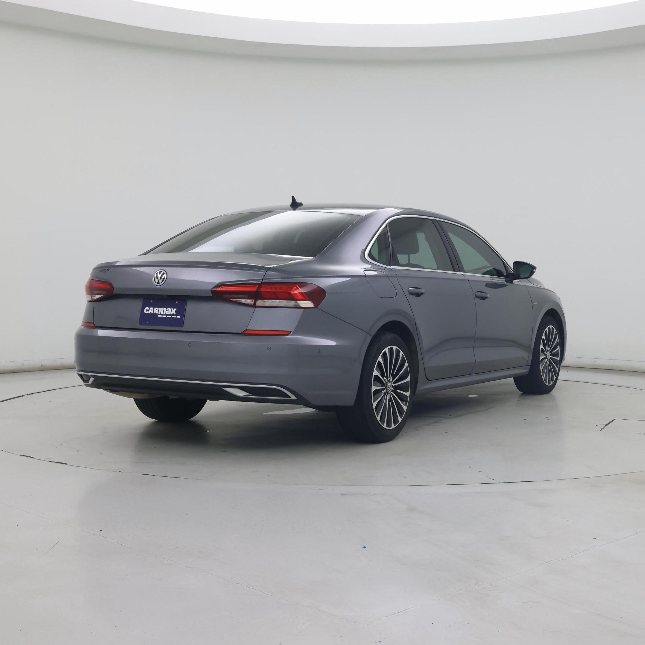 Thumbnail: 2022 Volkswagen Passat - 8