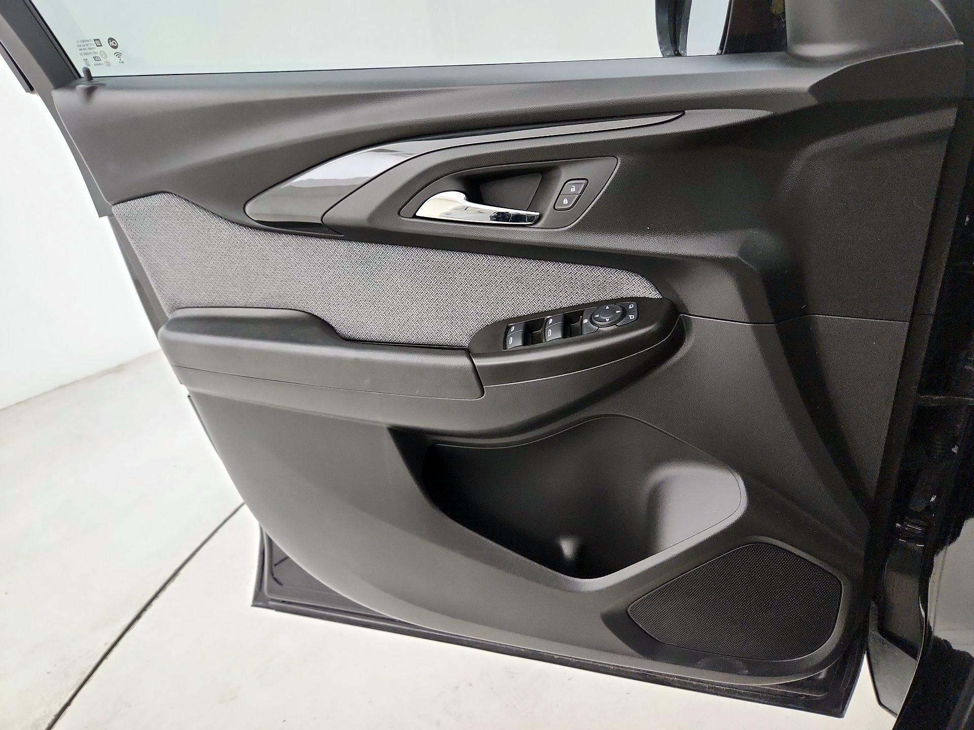 Thumbnail: 2023 Chevrolet TrailBlazer - 10