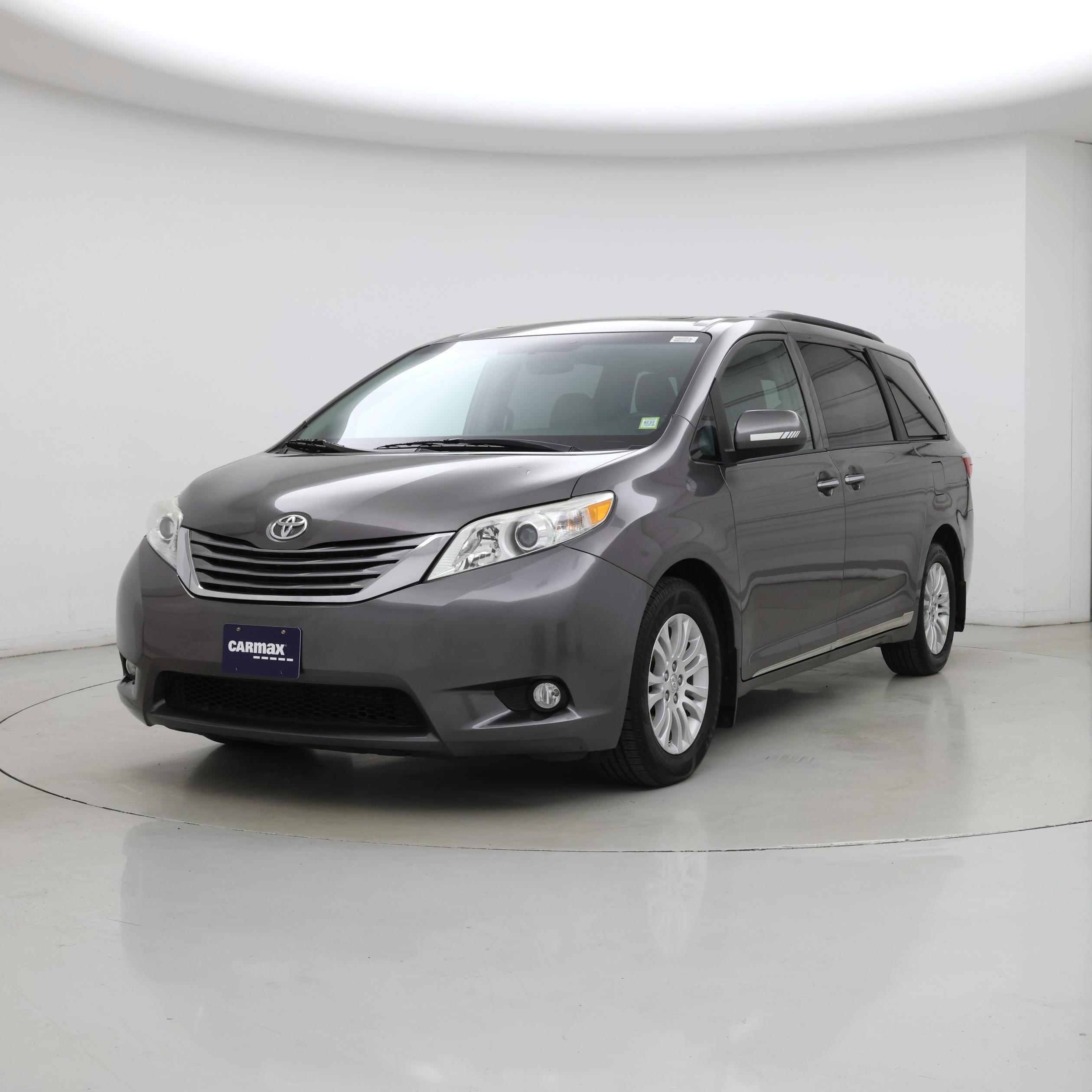 Thumbnail: 2017 Toyota Sienna - 4