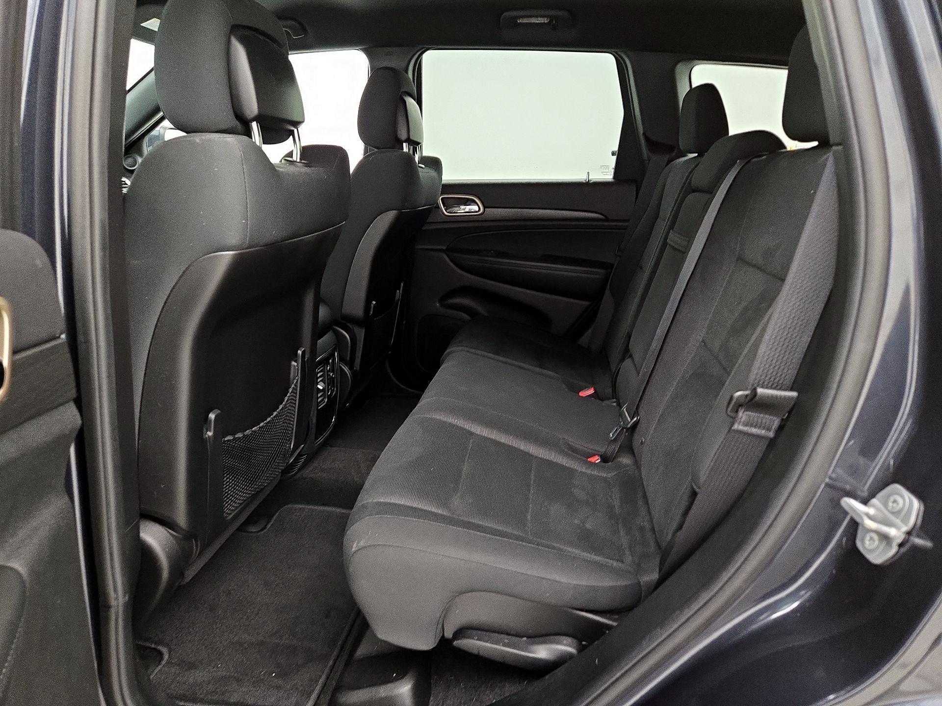Thumbnail: 2015 Jeep Grand Cherokee - 18