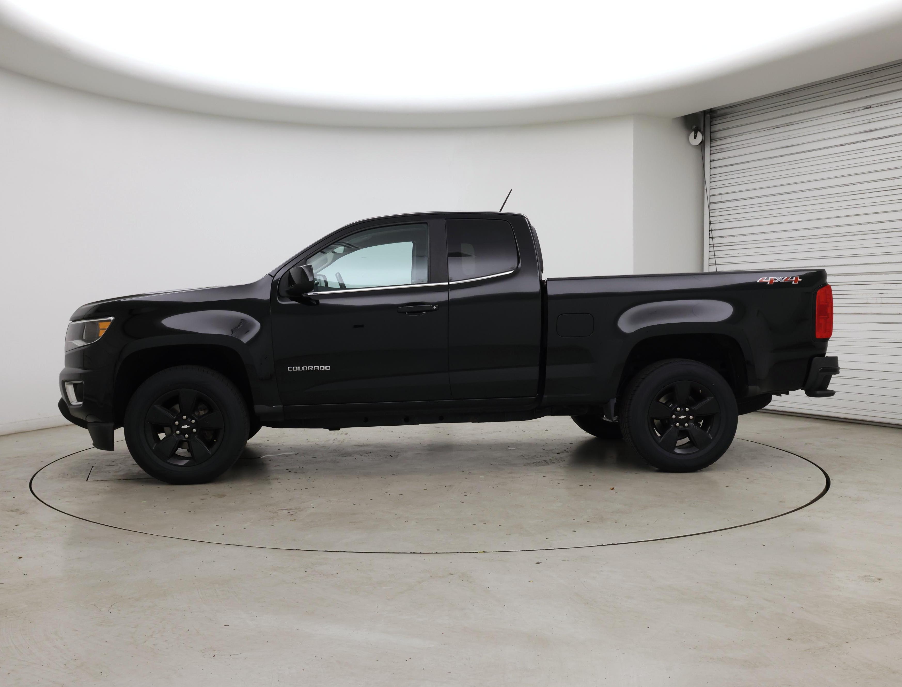 Thumbnail: 2016 Chevrolet Colorado - 3