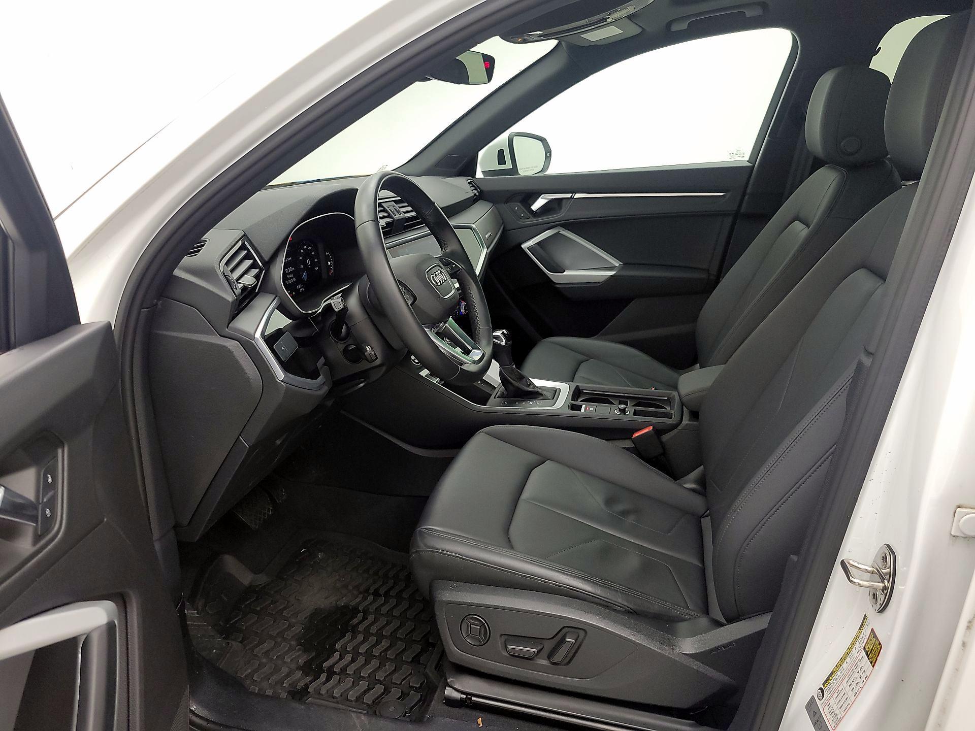 Thumbnail: 2022 Audi Q3 - 11