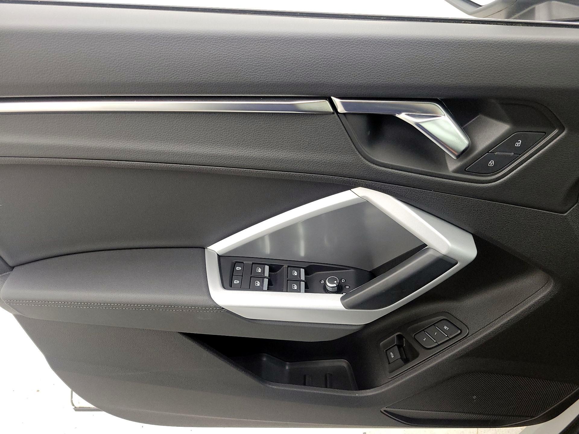 Thumbnail: 2022 Audi Q3 - 12