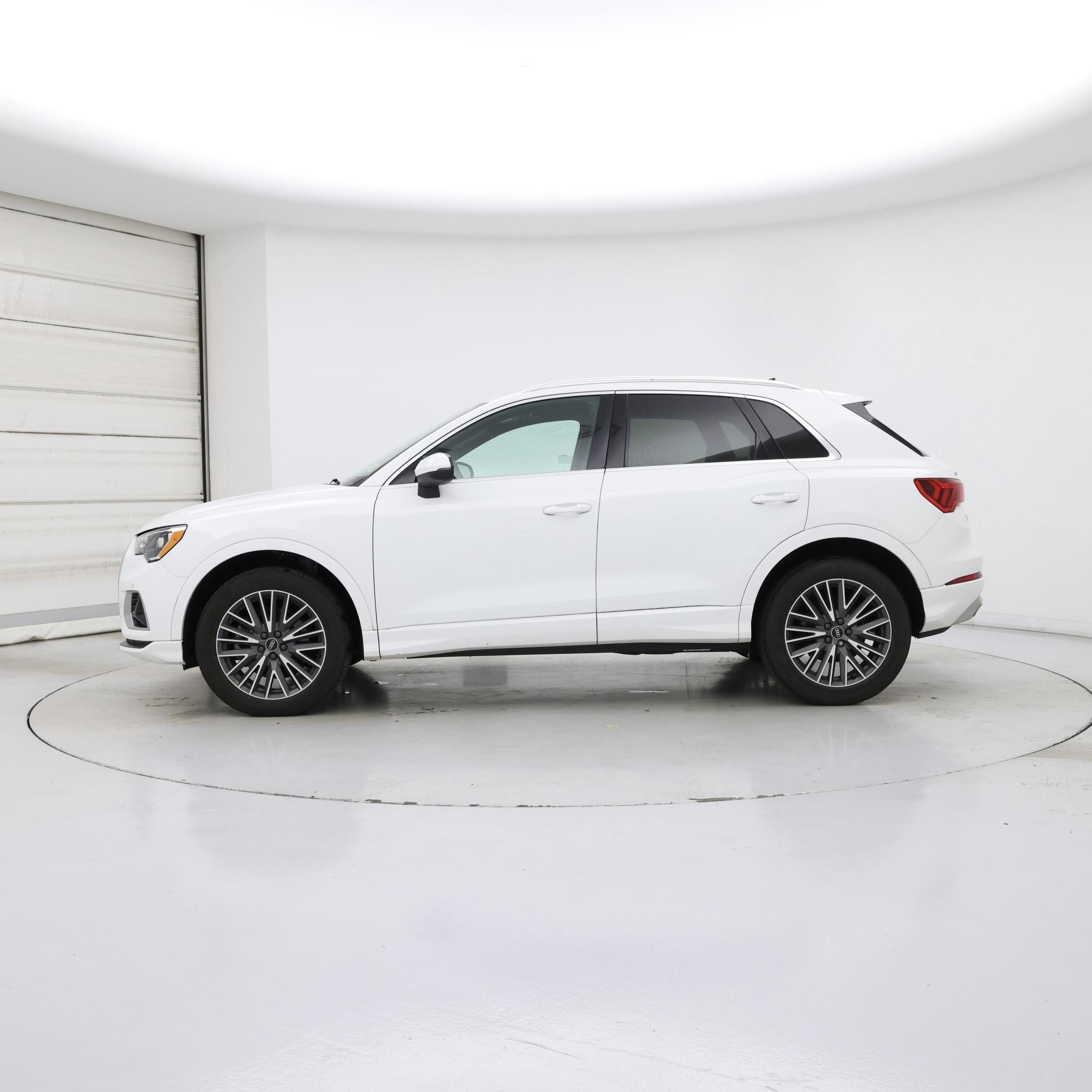 Thumbnail: 2022 Audi Q3 - 3