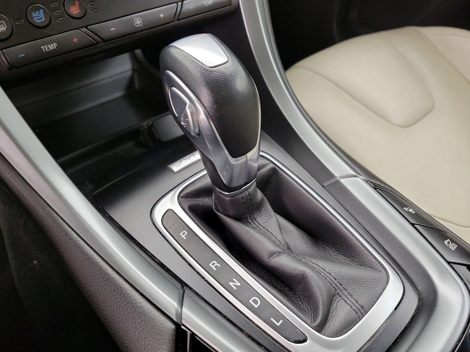 Thumbnail: 2016 Ford Fusion - 17