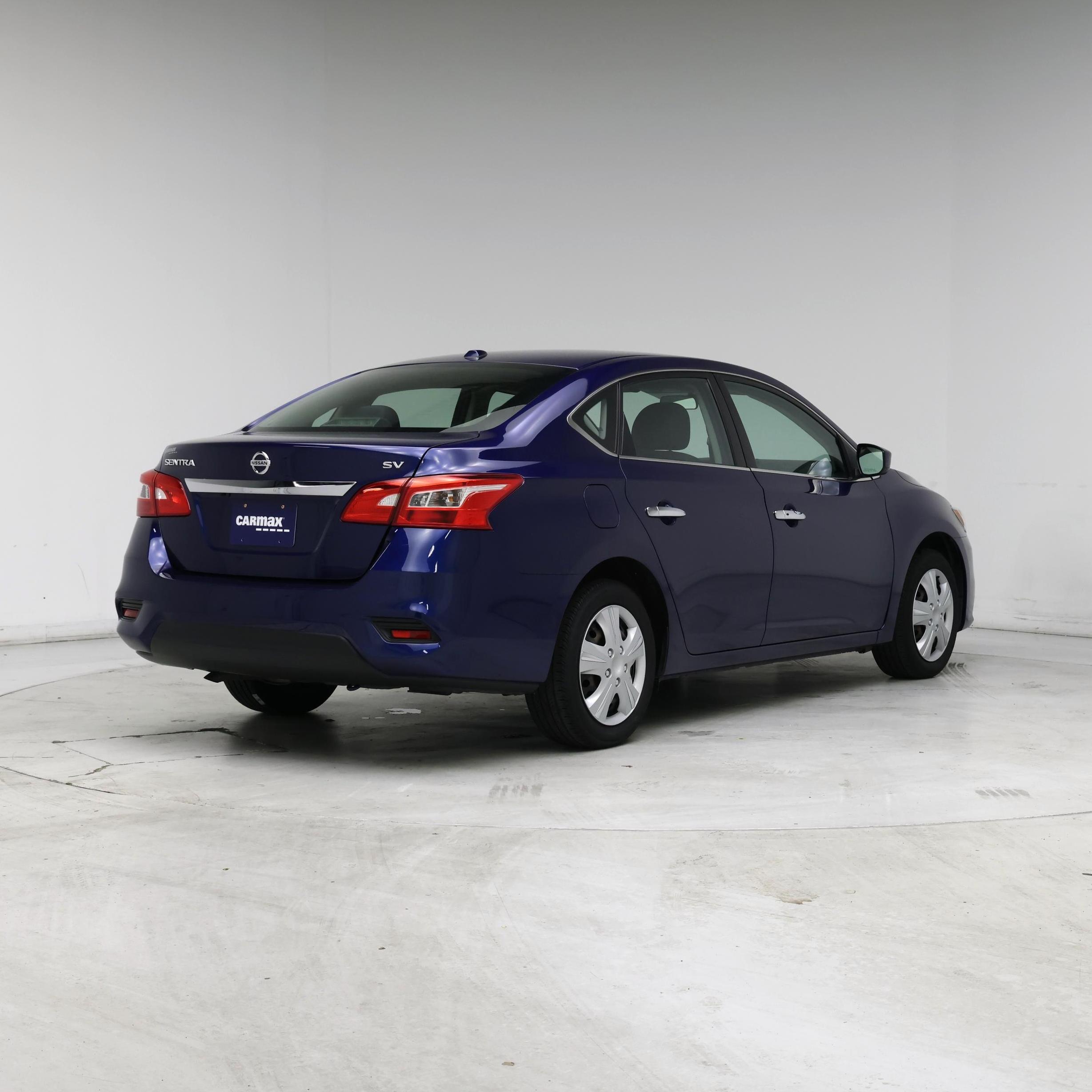 Thumbnail: 2017 Nissan Sentra - 8
