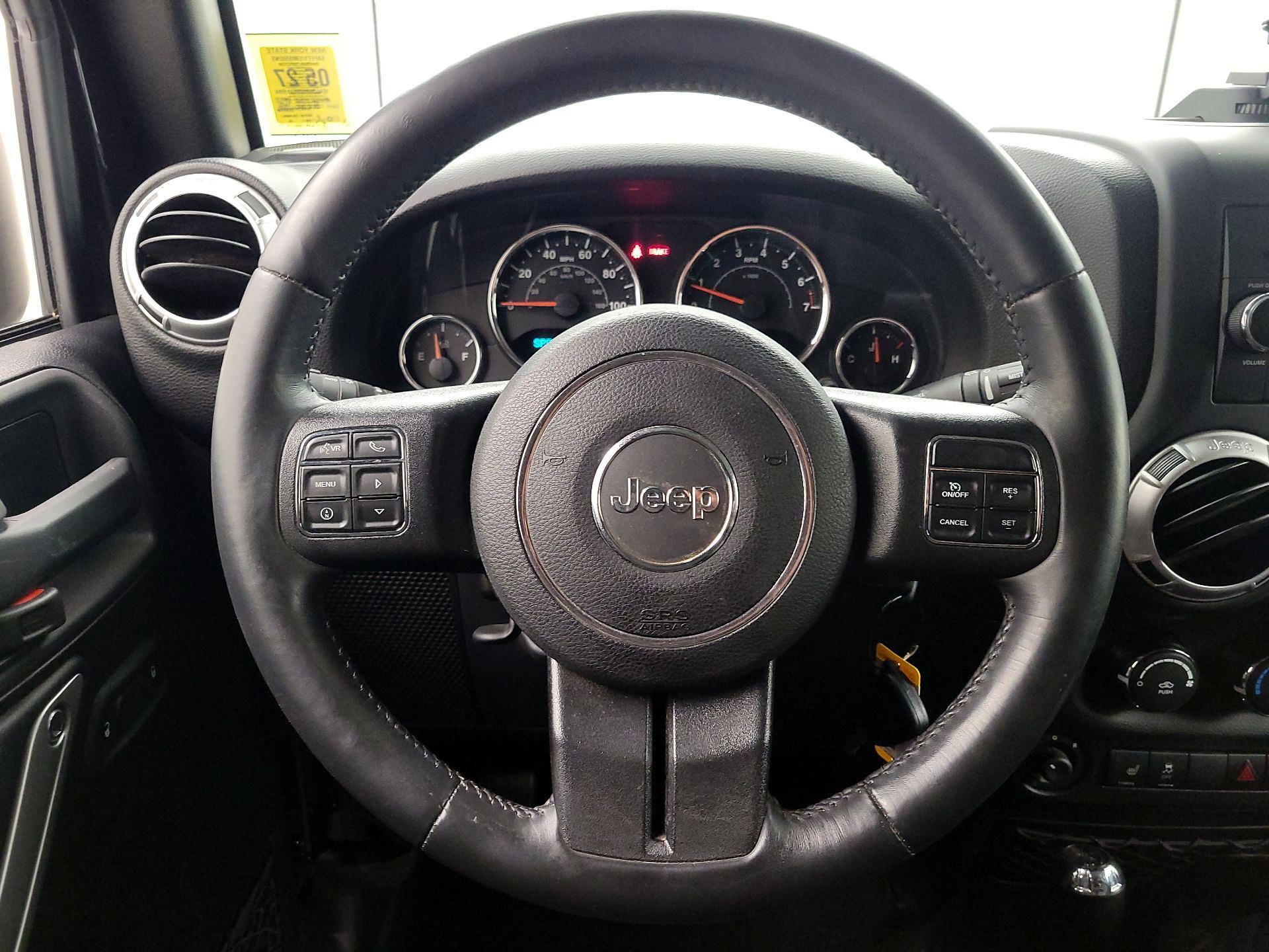 Thumbnail: 2015 Jeep Wrangler - 10