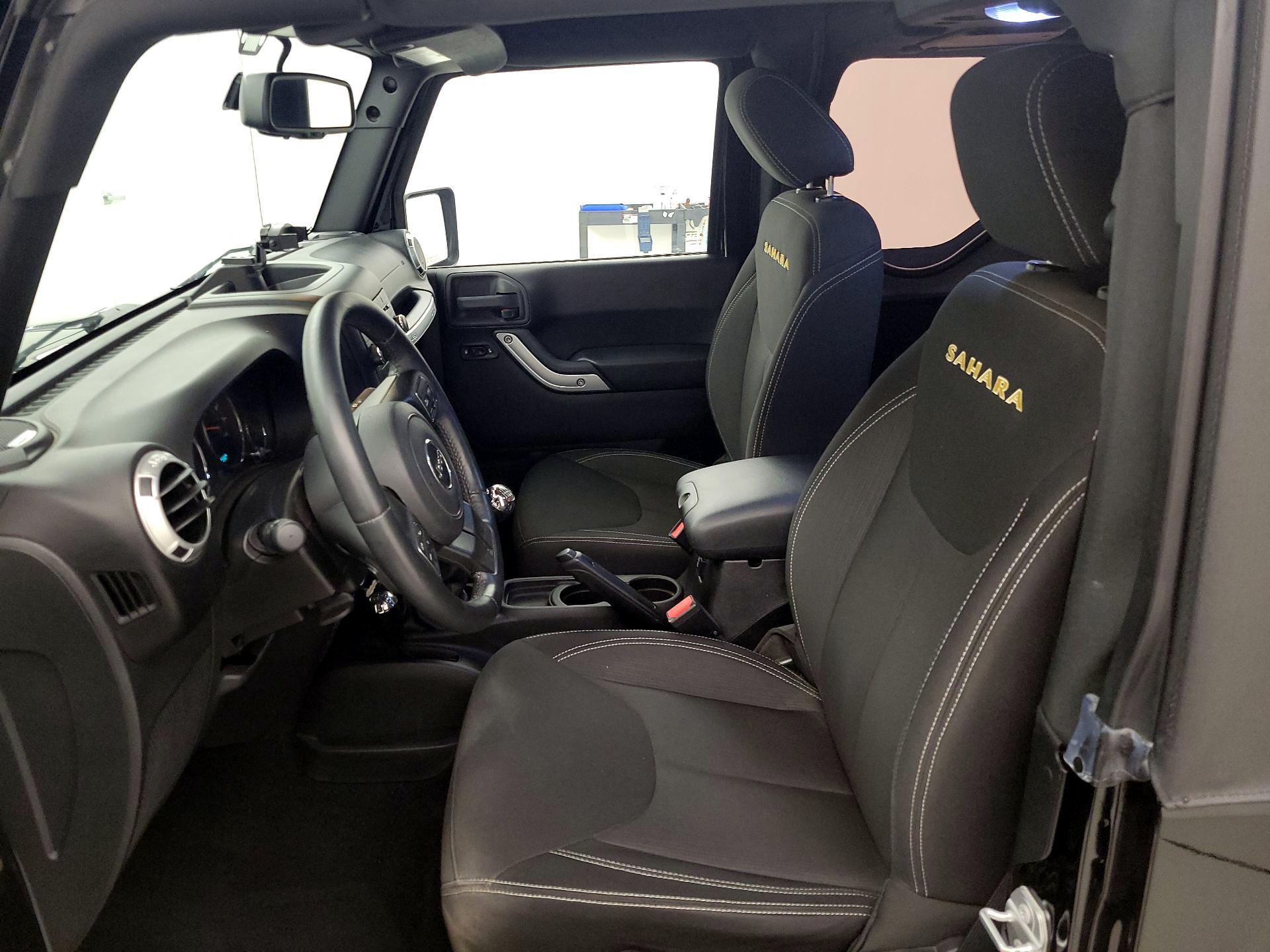 Thumbnail: 2015 Jeep Wrangler - 11