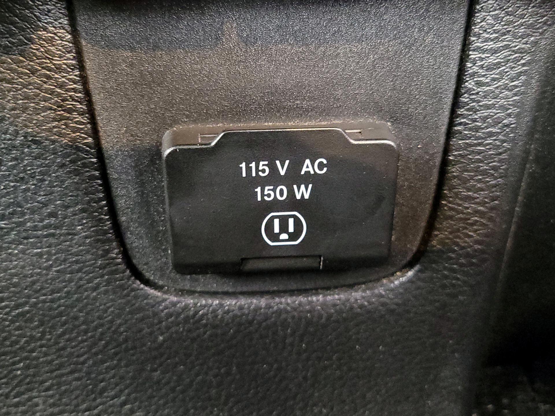 Thumbnail: 2015 Jeep Wrangler - 16