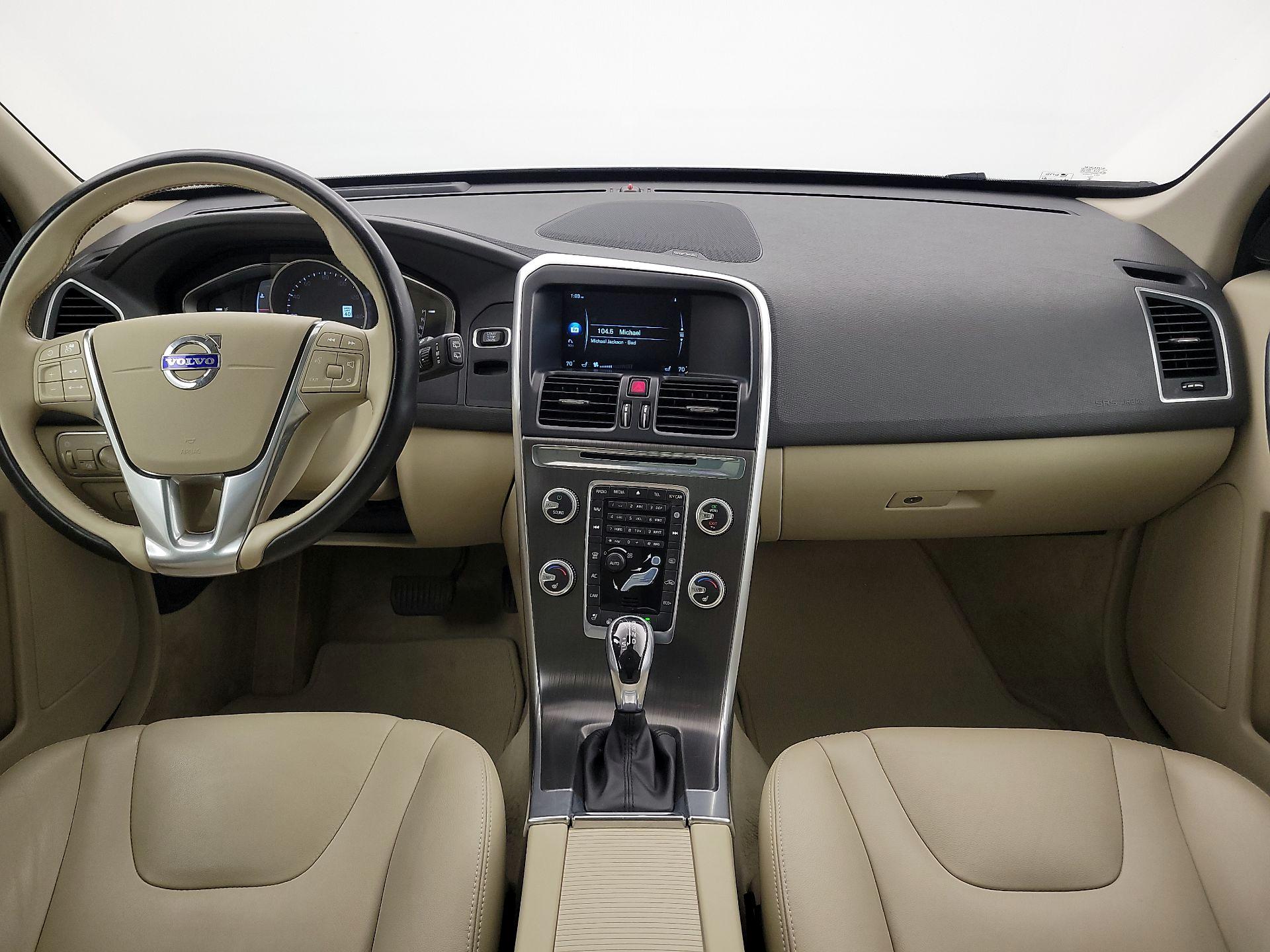 Thumbnail: 2016 Volvo XC60 - 9