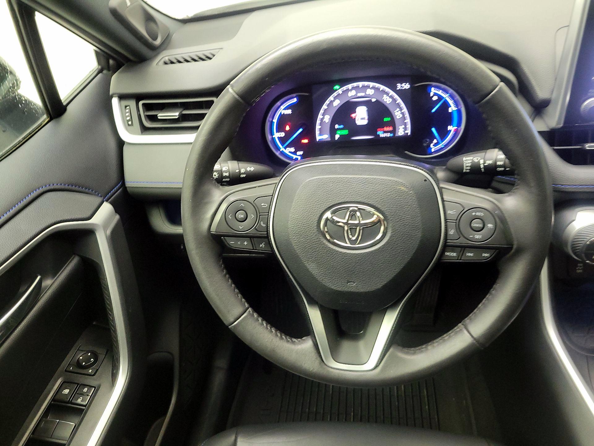 Thumbnail: 2021 Toyota RAV4 - 10