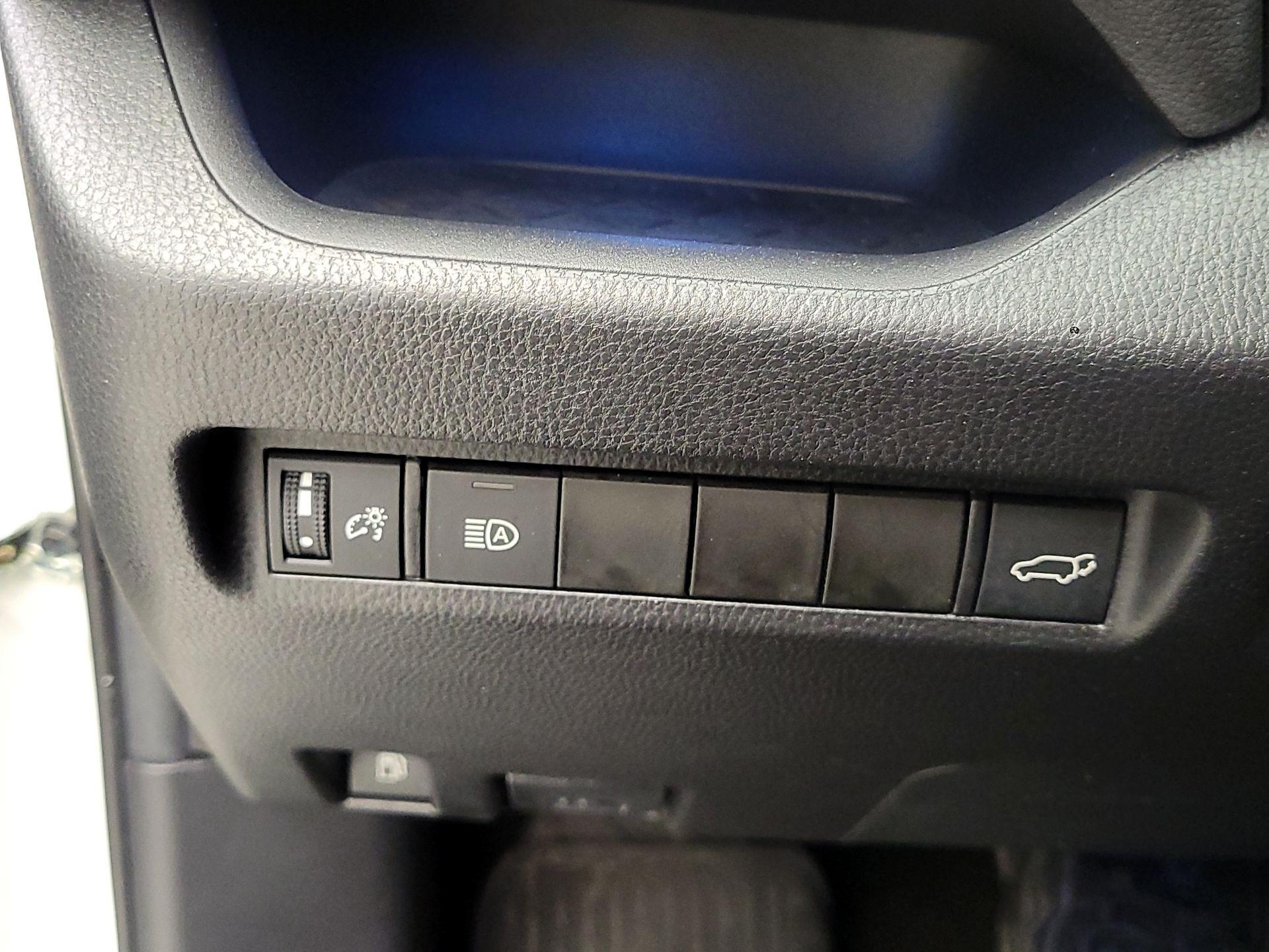 Thumbnail: 2021 Toyota RAV4 - 13
