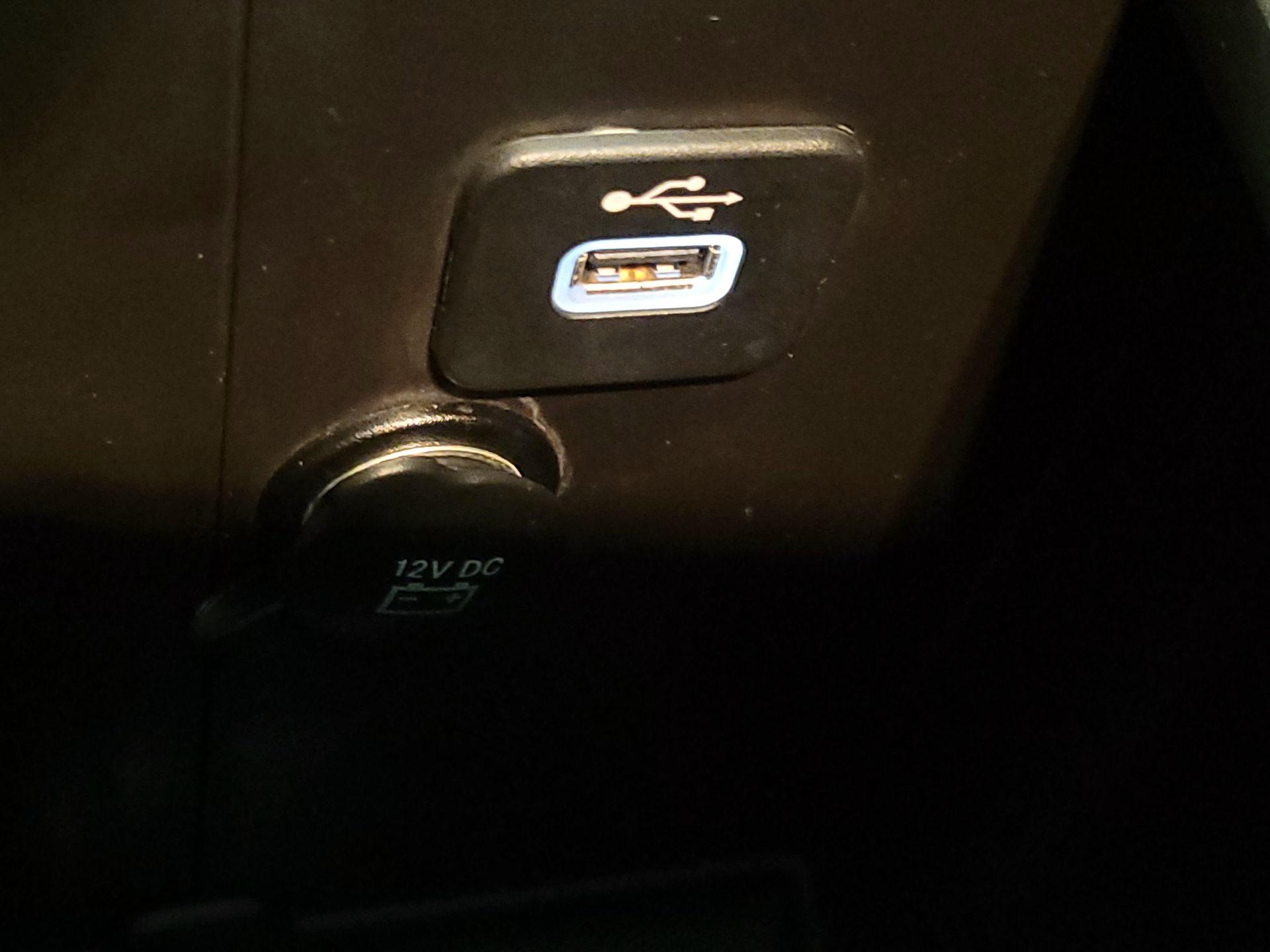 Thumbnail: 2016 Jeep Wrangler - 16