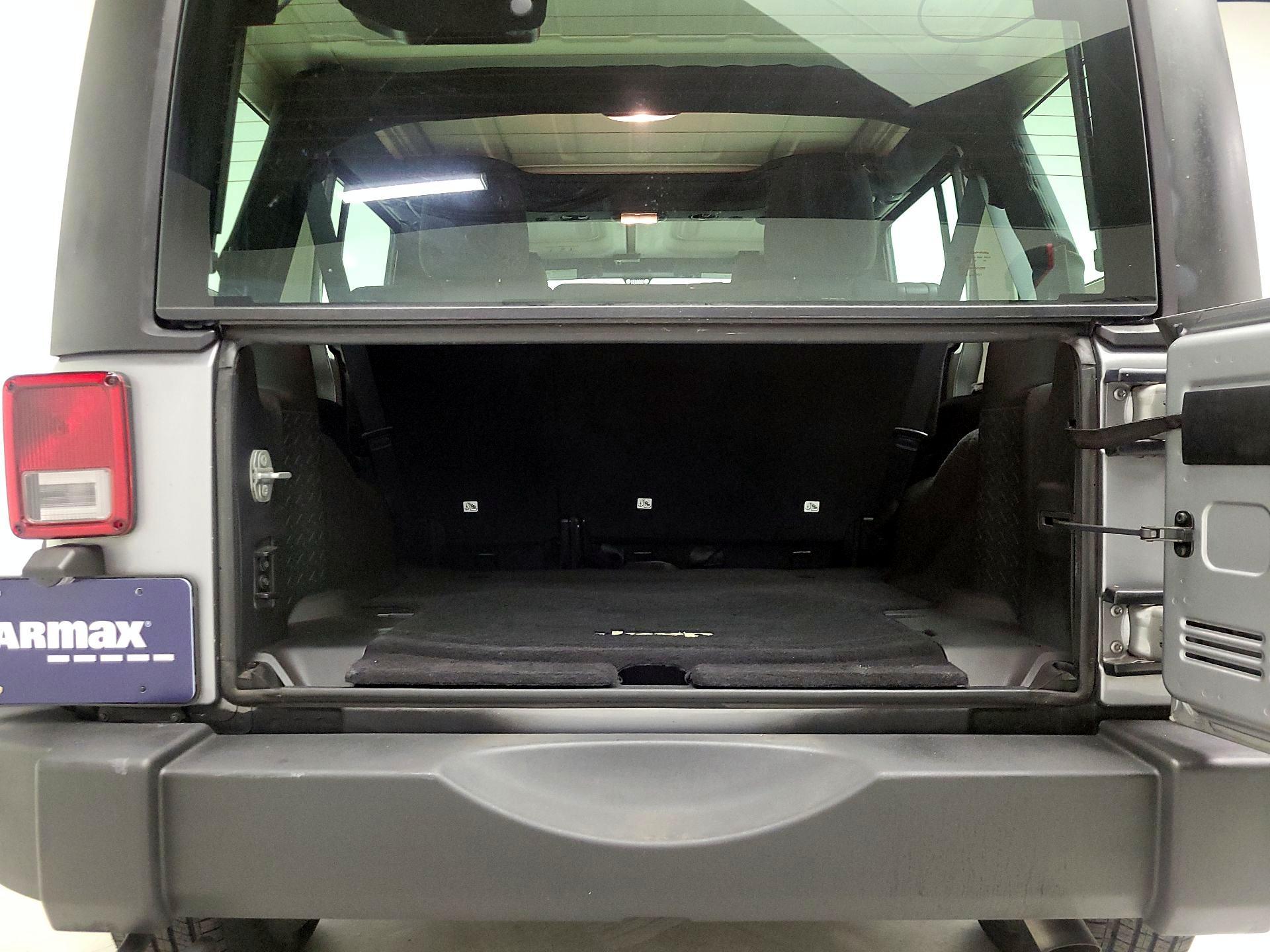Thumbnail: 2016 Jeep Wrangler - 18