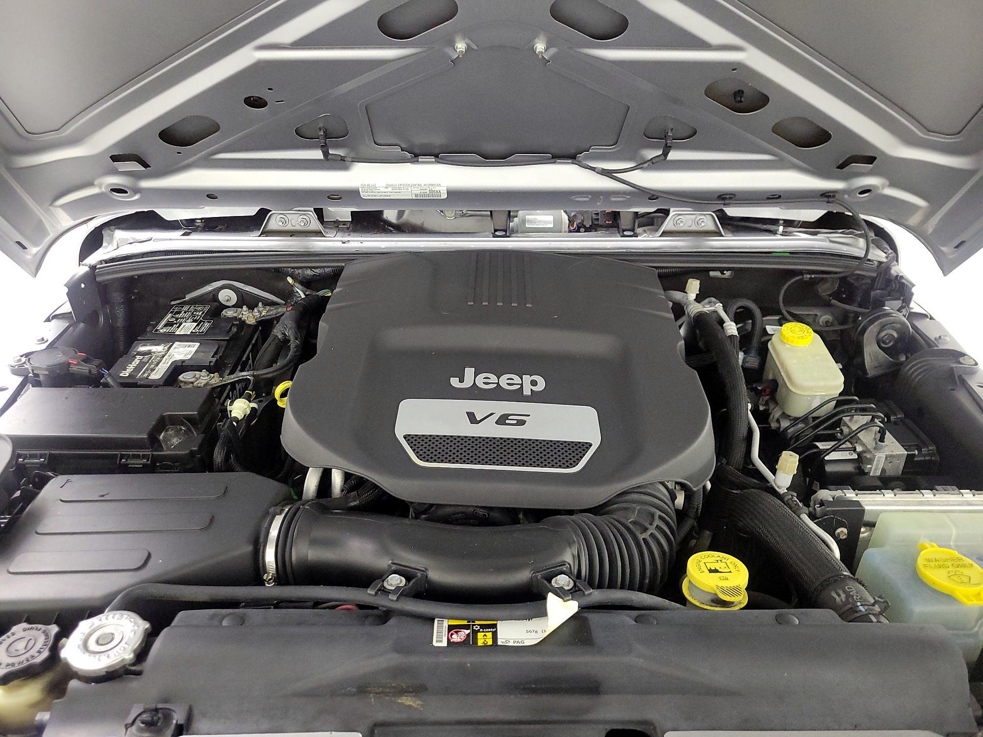 Thumbnail: 2016 Jeep Wrangler - 19