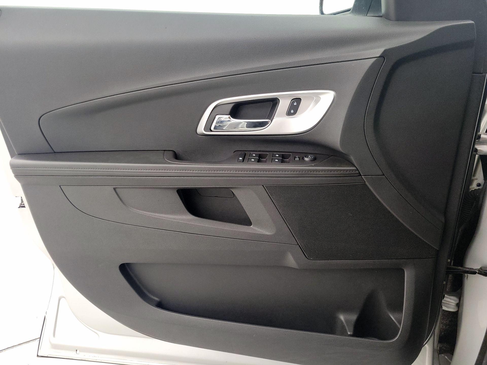 Thumbnail: 2015 Chevrolet Equinox - 12