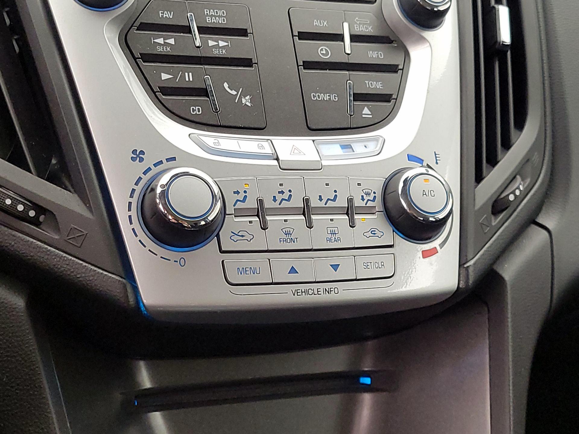 Thumbnail: 2015 Chevrolet Equinox - 15