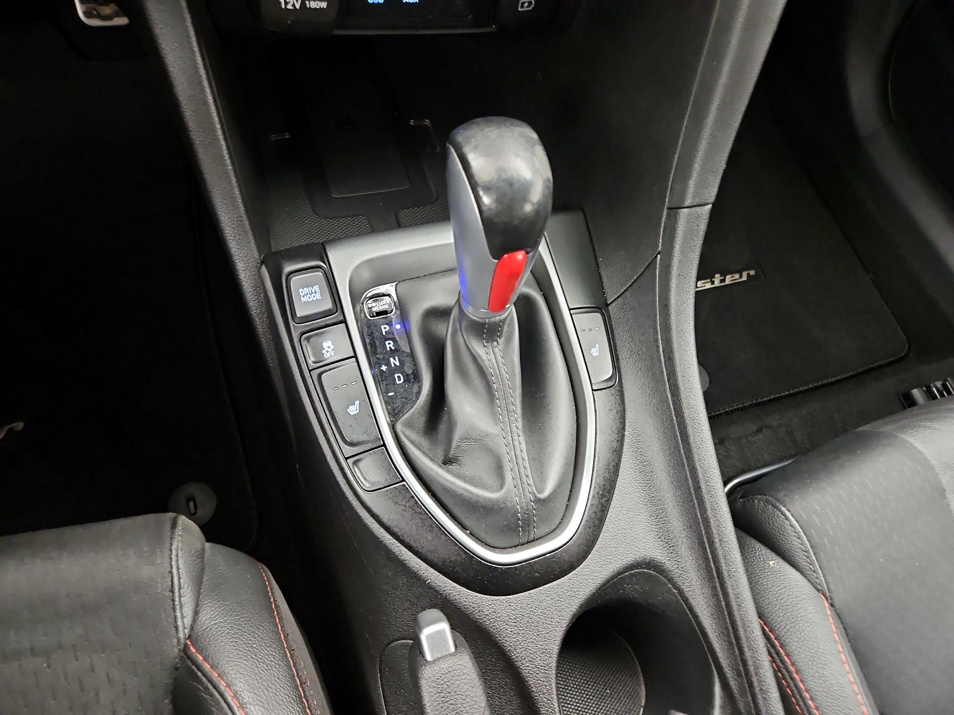 Thumbnail: 2020 Hyundai Veloster - 17
