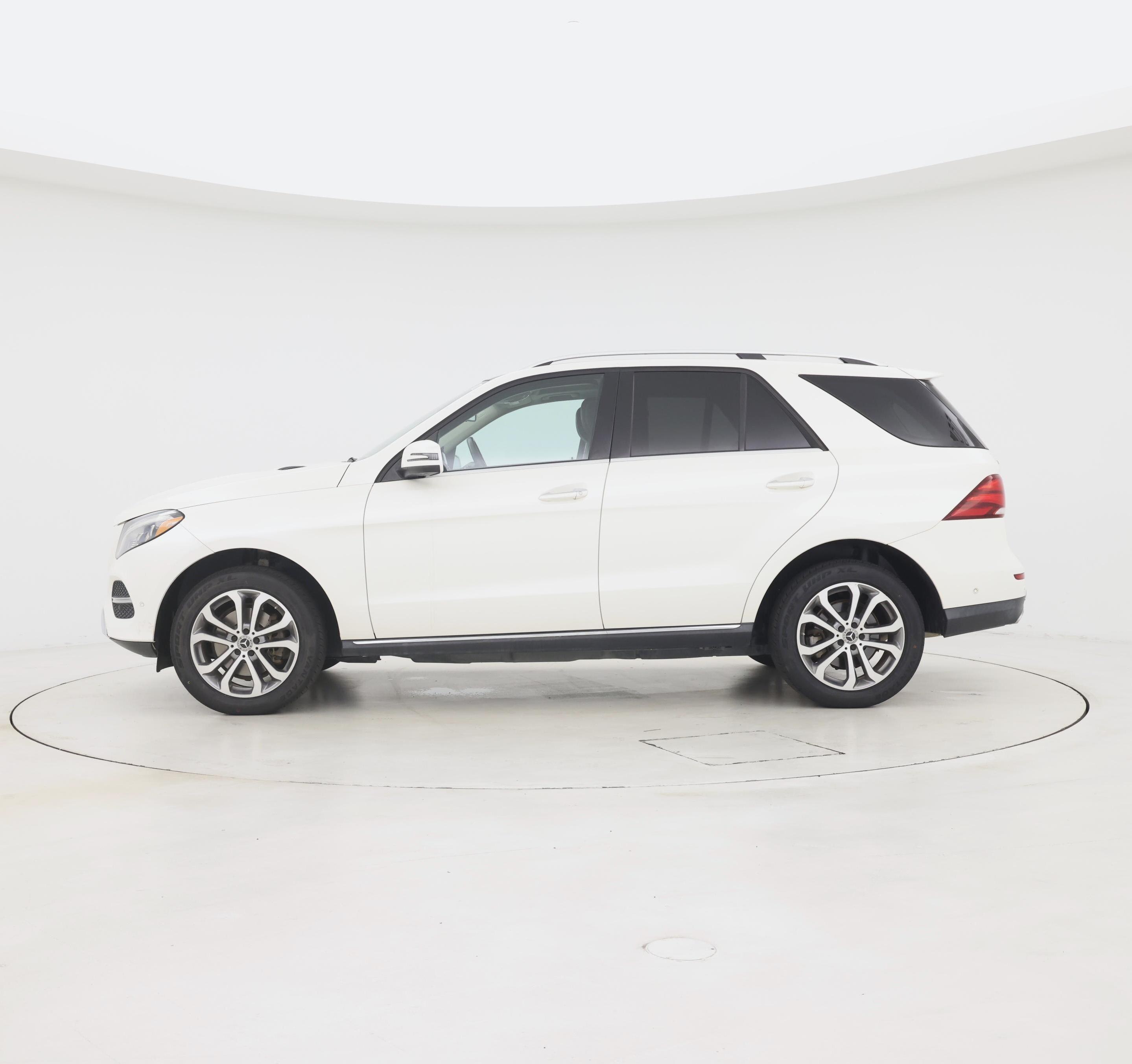 Thumbnail: 2017 Mercedes-Benz GLE - 3
