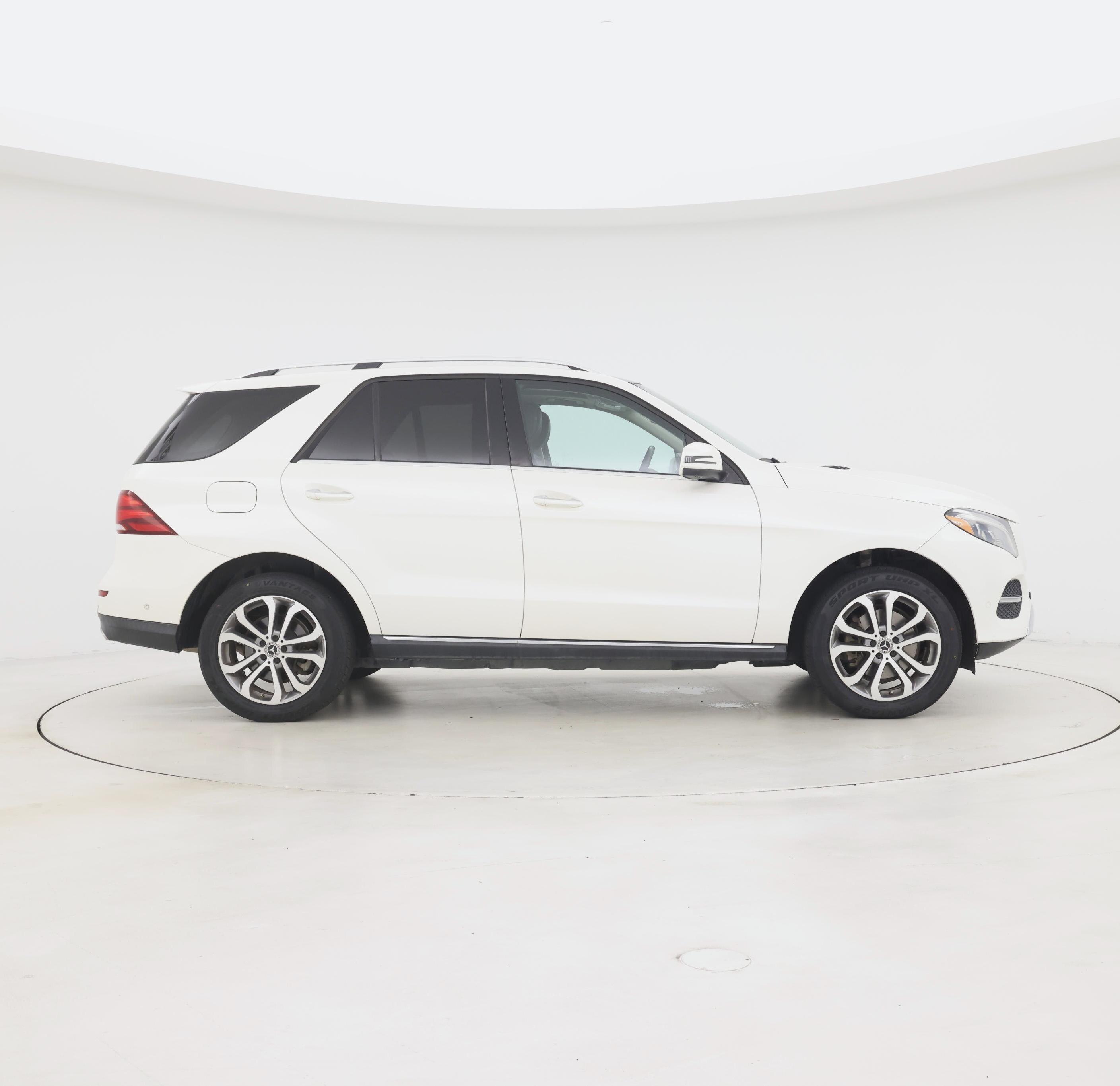 Thumbnail: 2017 Mercedes-Benz GLE - 7