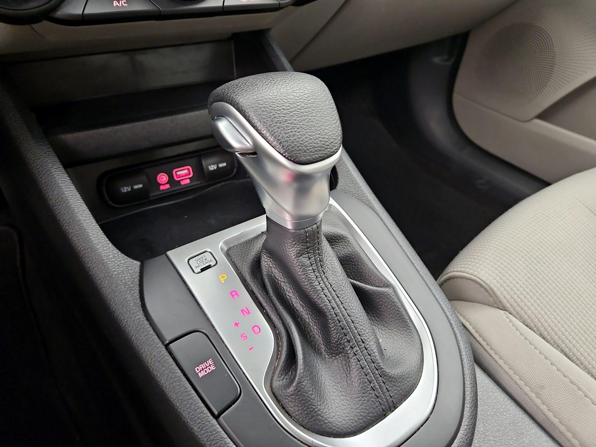 Thumbnail: 2020 Kia Forte - 17