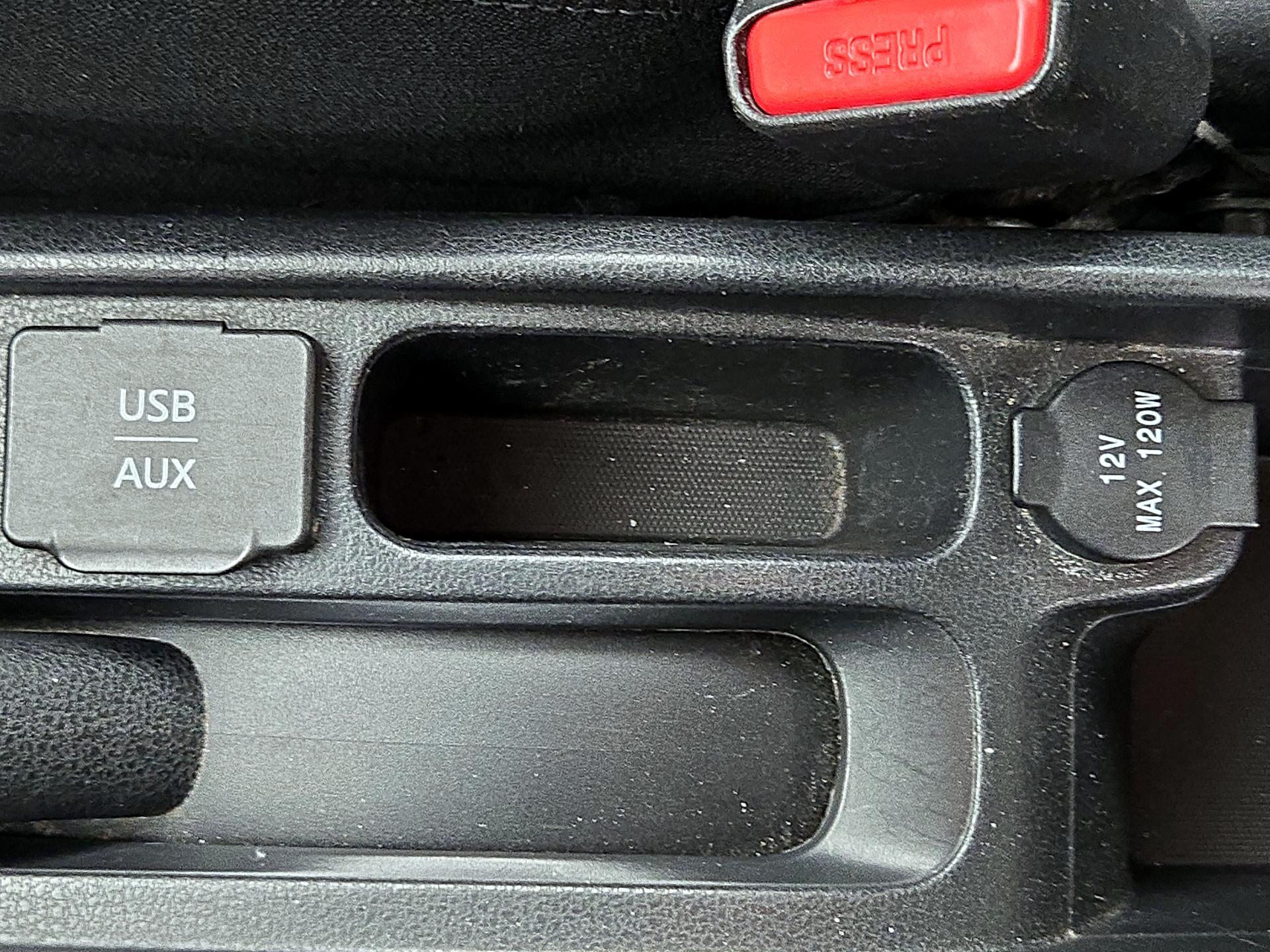 Thumbnail: 2015 Nissan Versa Note - 19