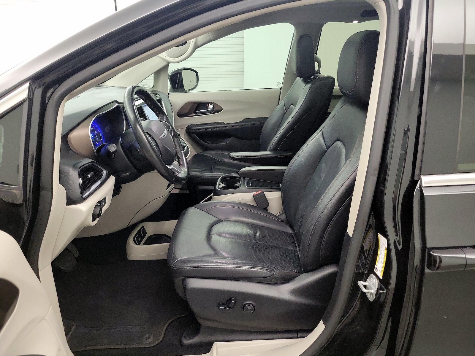 2019 Chrysler Pacifica Touring L Plus - Photo 10