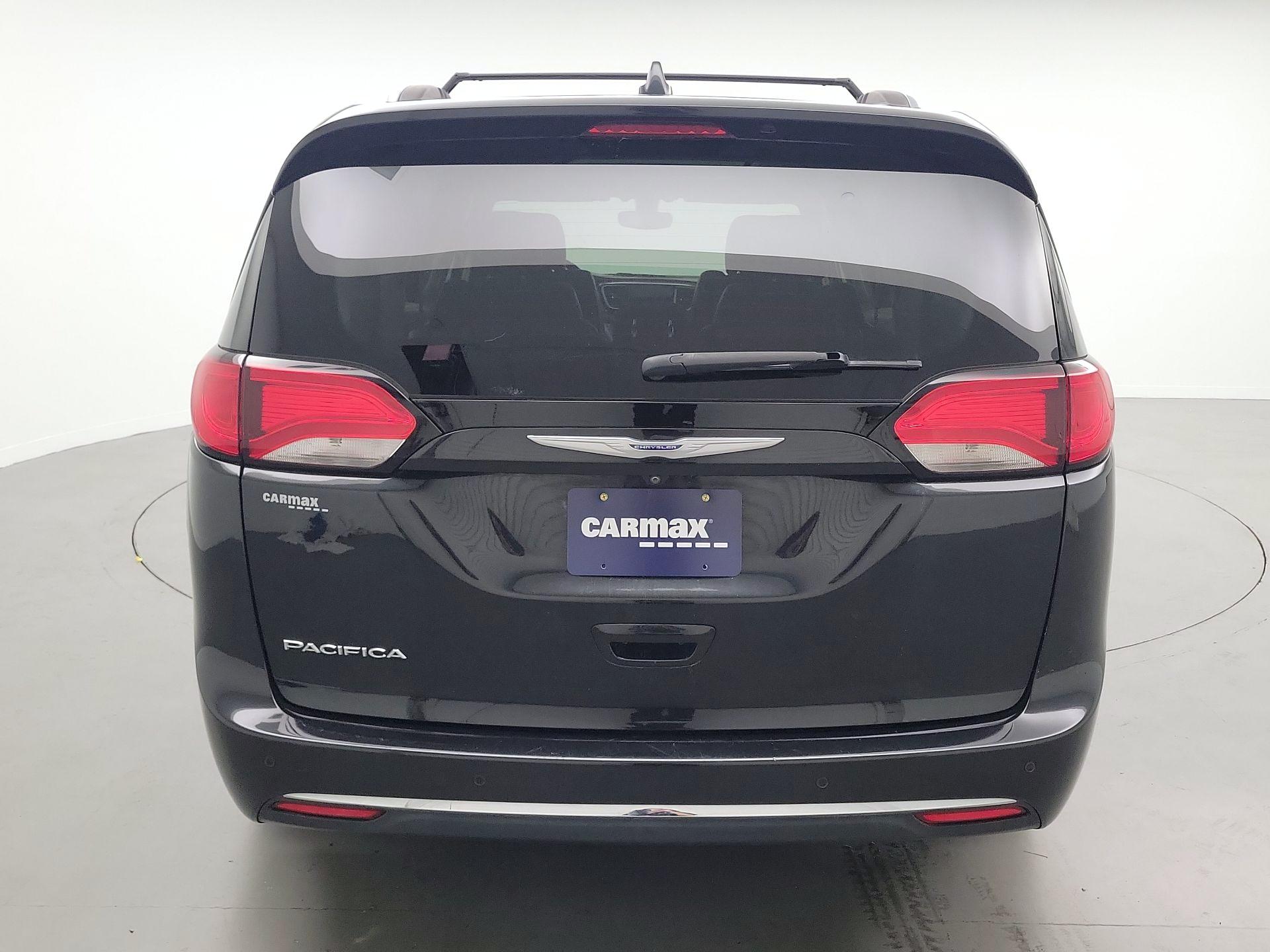 Thumbnail: 2019 Chrysler Pacifica - 6