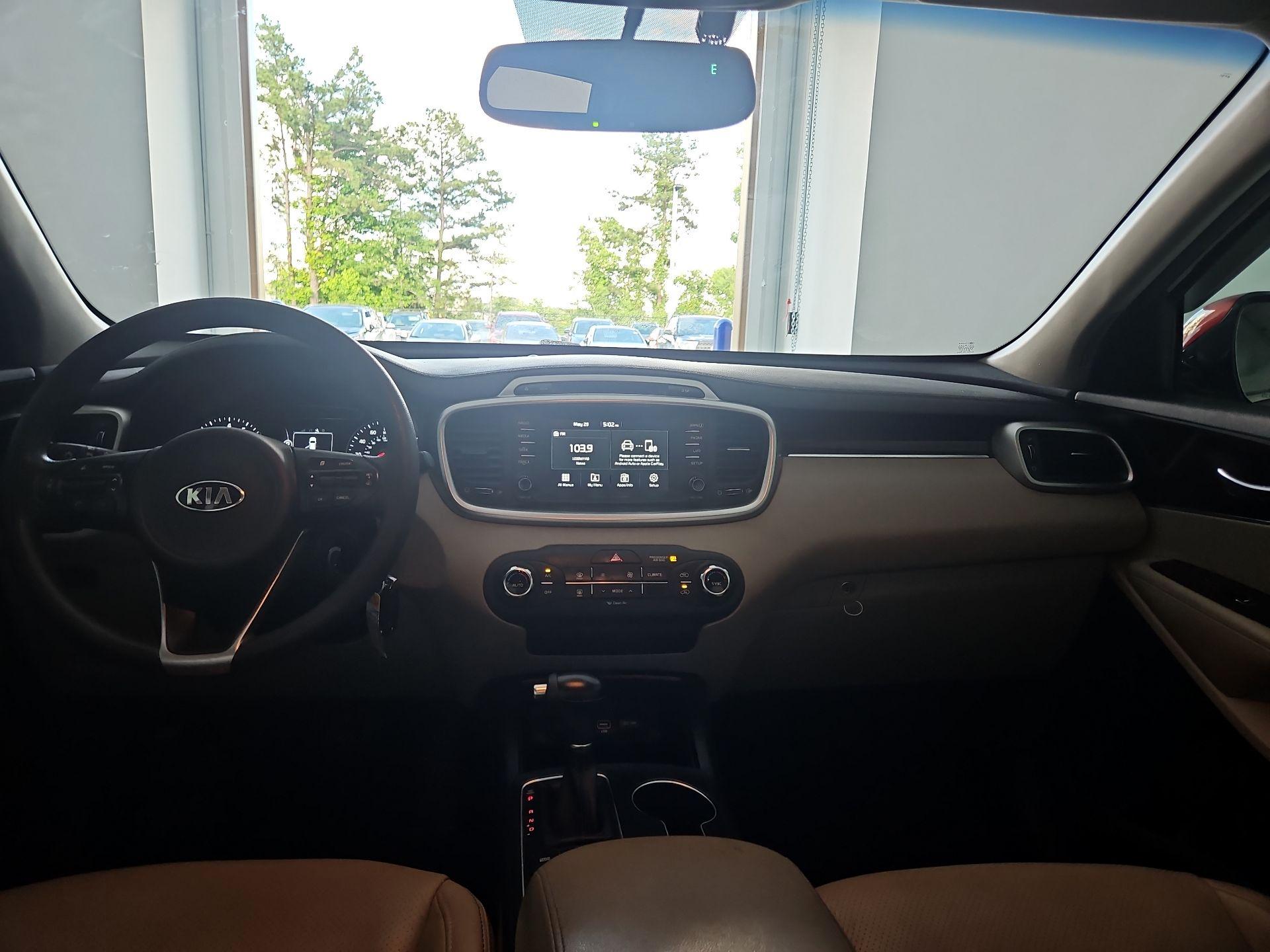 Thumbnail: 2018 Kia Sorento - 8