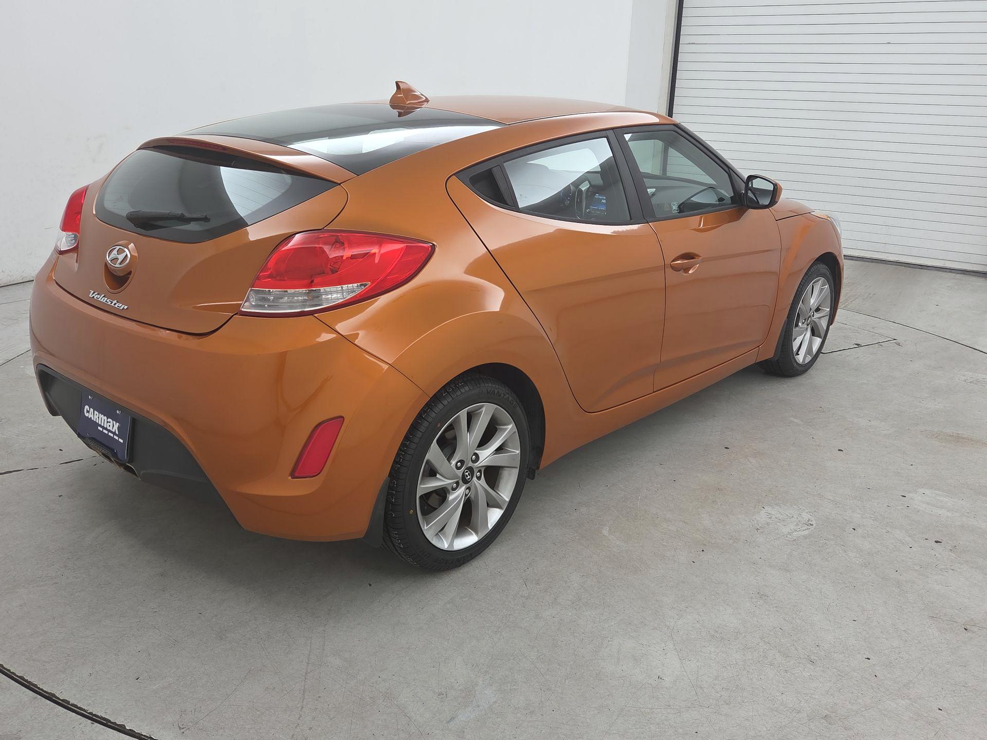 Thumbnail: 2016 Hyundai Veloster - 5