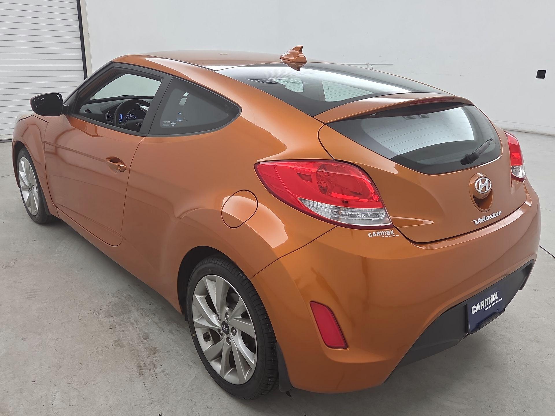 Thumbnail: 2016 Hyundai Veloster - 7