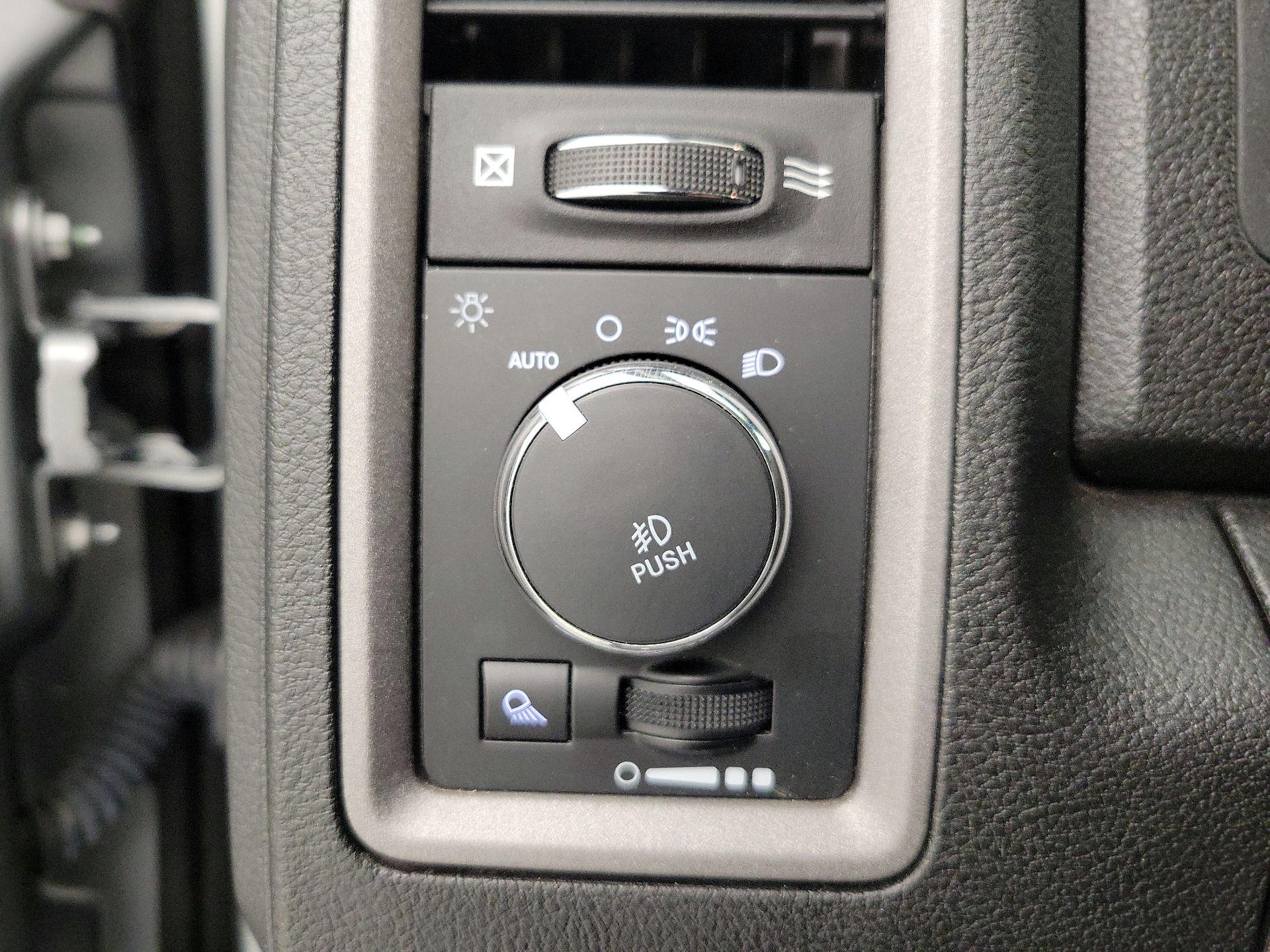 Thumbnail: 2023 RAM 1500 Classic - 13