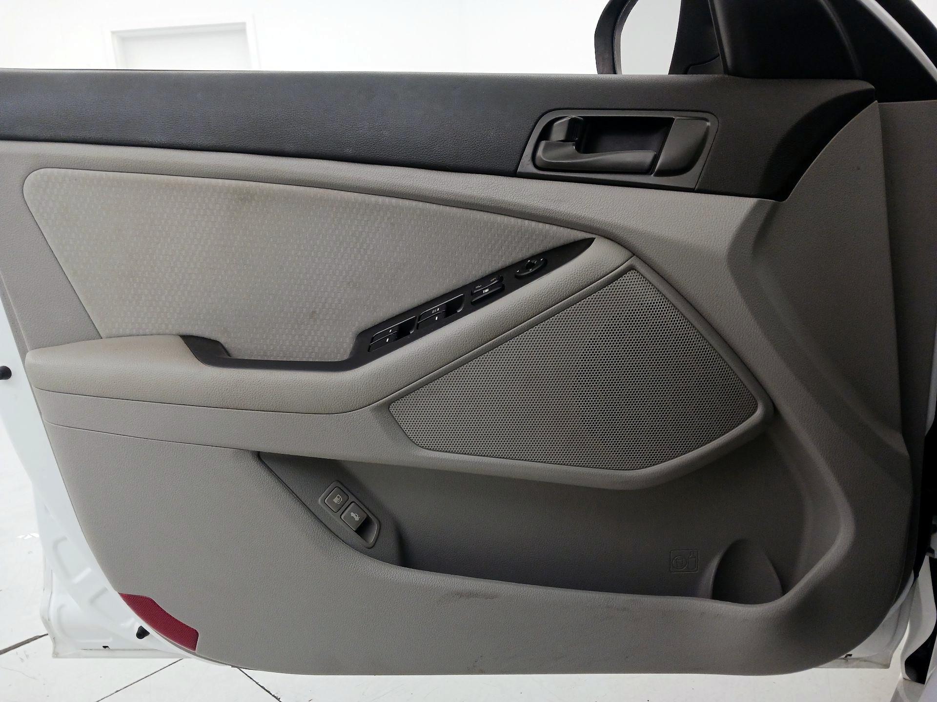 Thumbnail: 2014 Kia Optima - 12