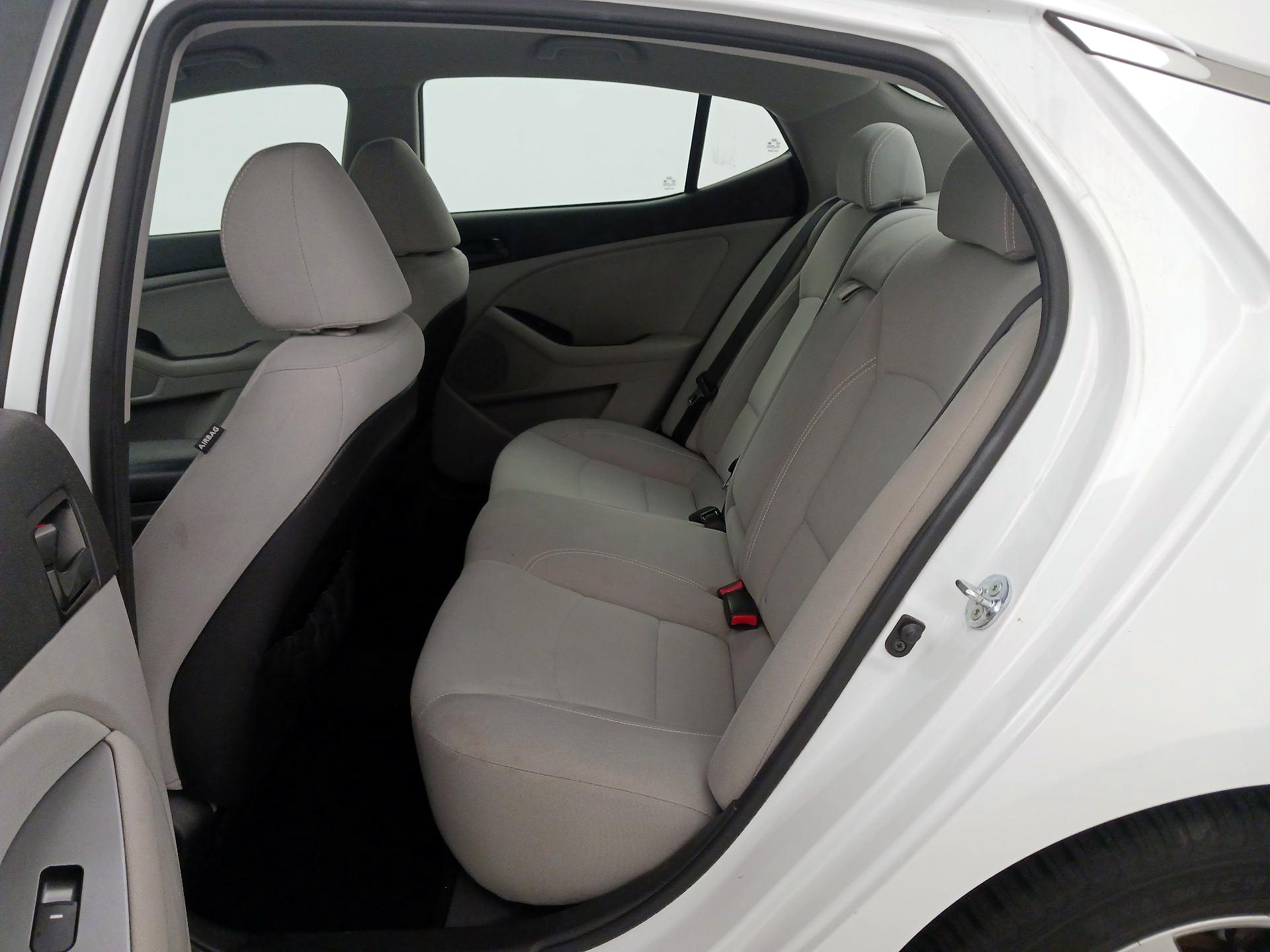 Thumbnail: 2014 Kia Optima - 18