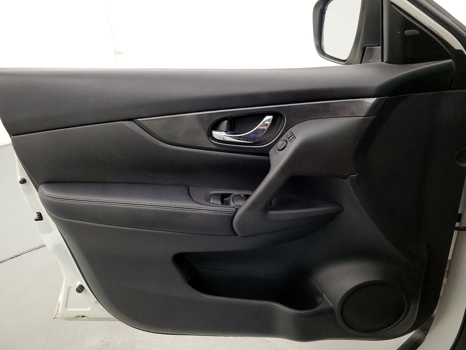 2017 Nissan Rogue SV - Photo 13