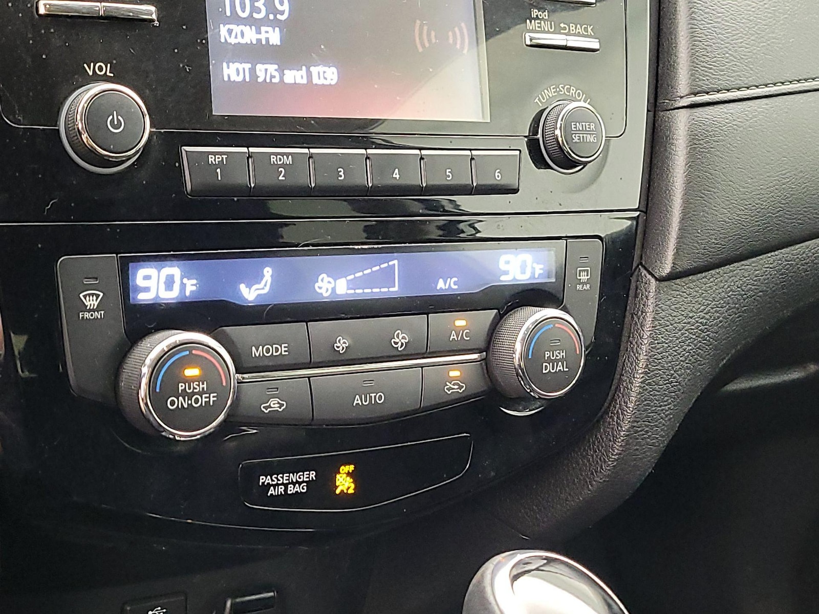 2017 Nissan Rogue SV - Photo 17