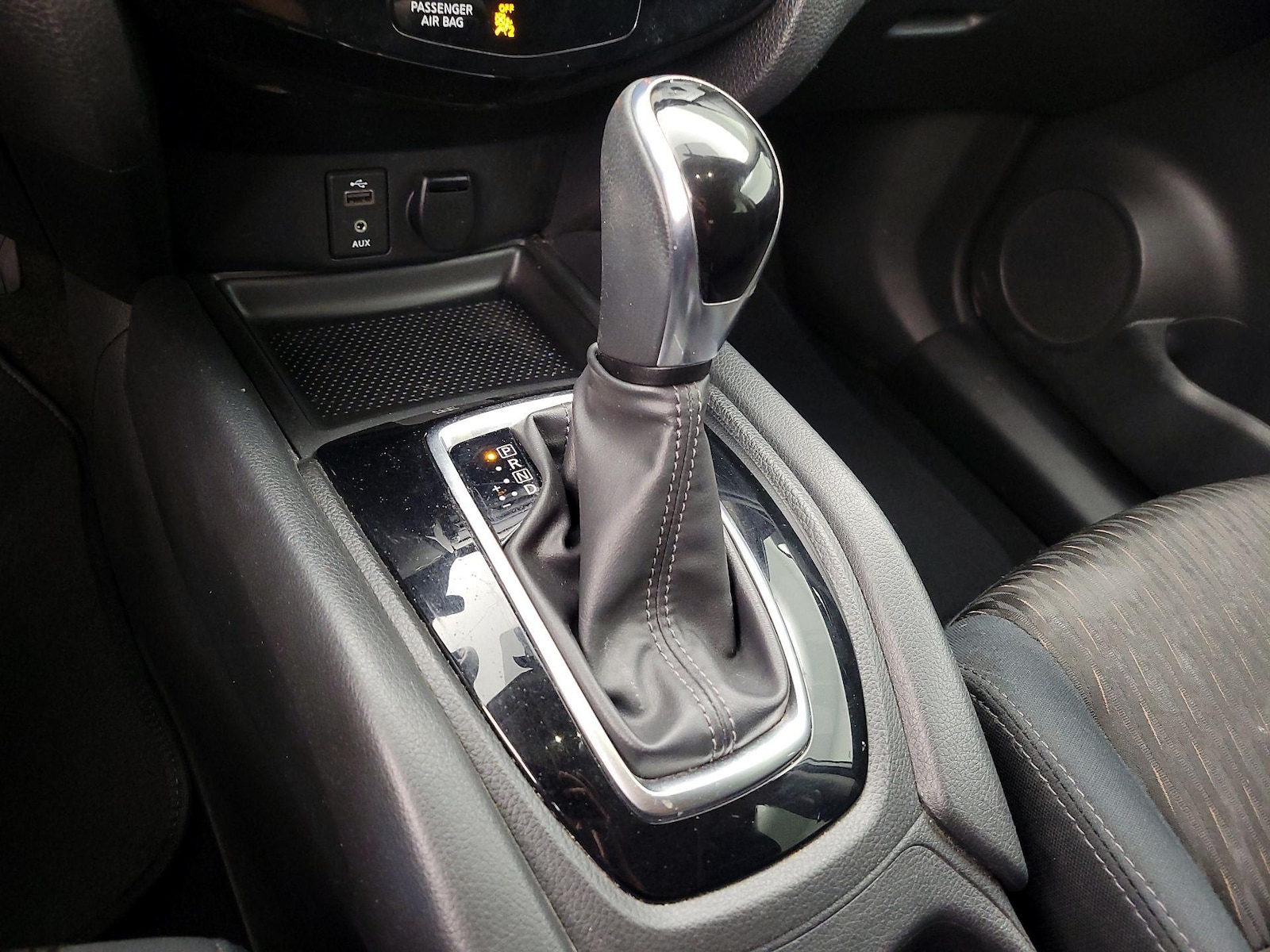 2017 Nissan Rogue SV - Photo 18