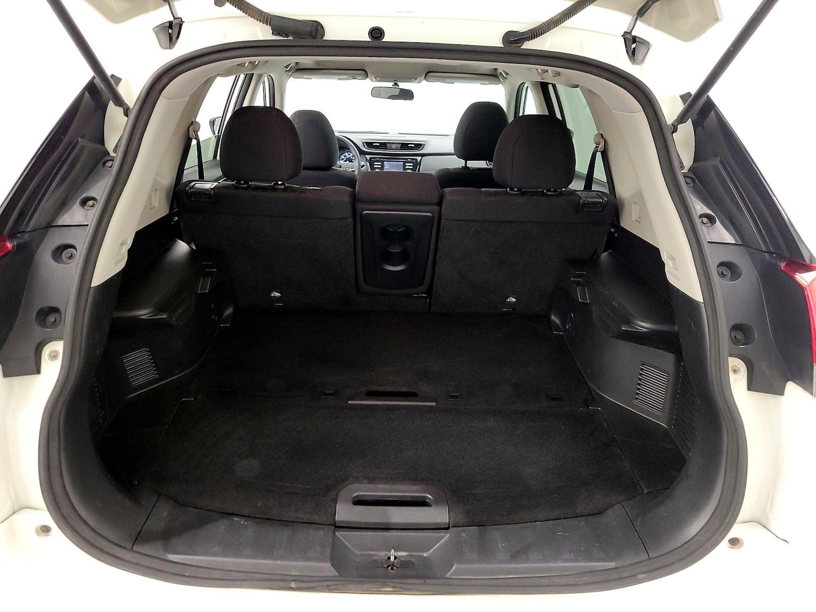 2017 Nissan Rogue SV - Photo 22