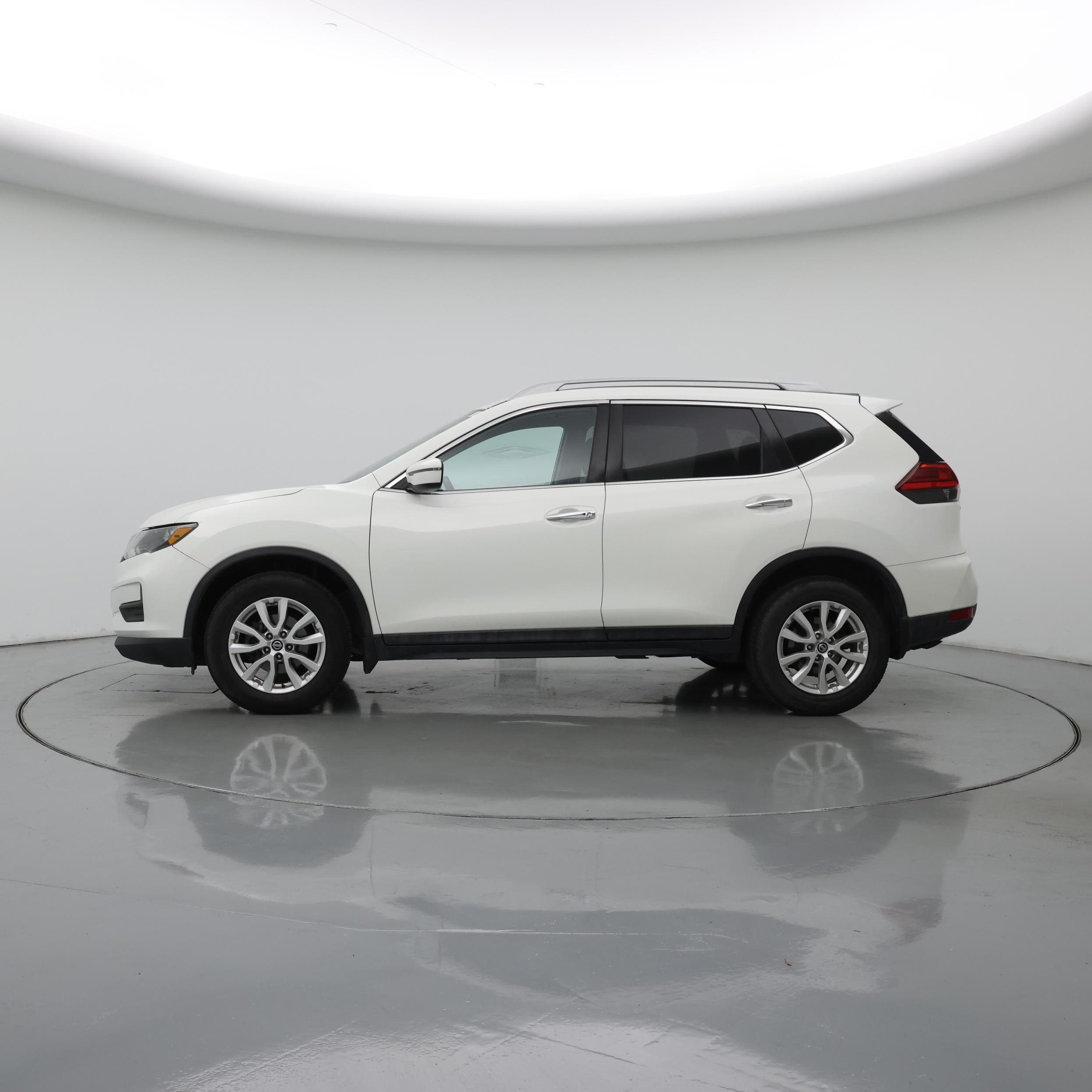 Thumbnail: 2017 Nissan Rogue - 3