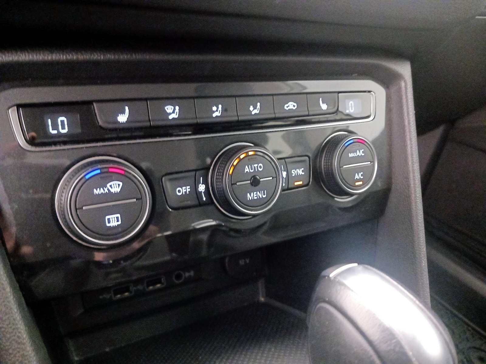 2019 Volkswagen Tiguan SE - Photo 17