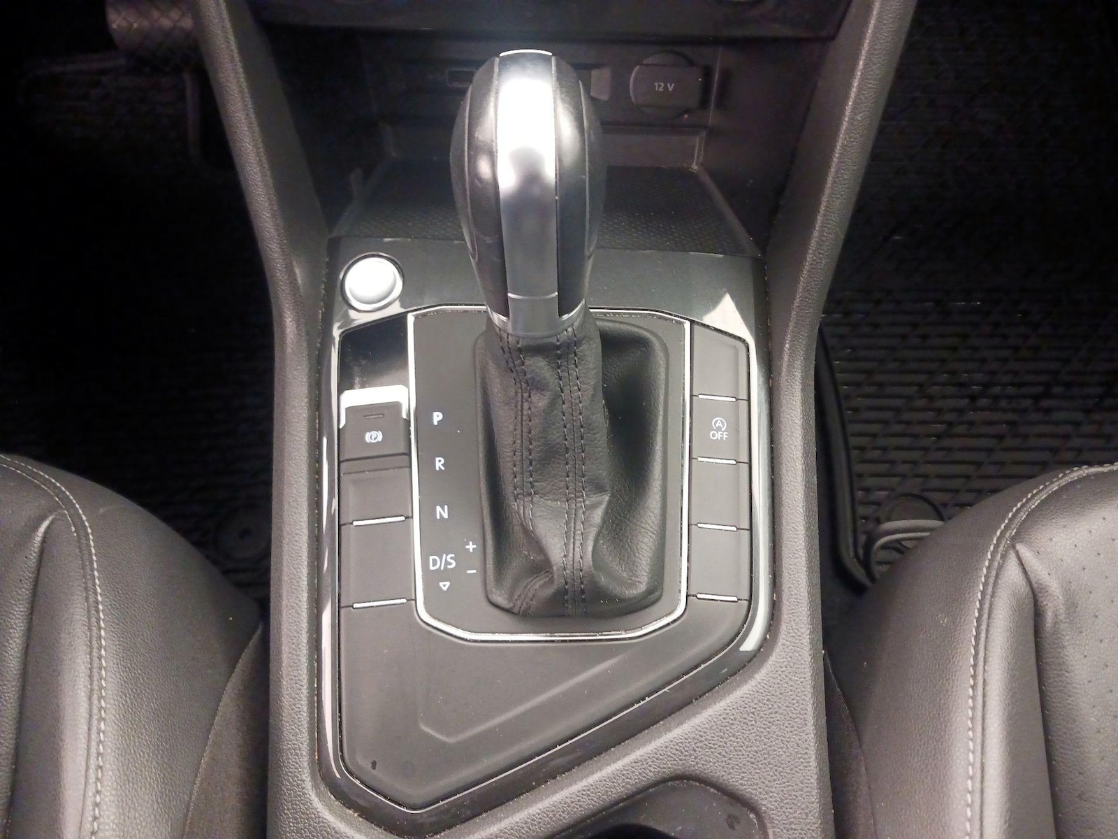 2019 Volkswagen Tiguan SE - Photo 18