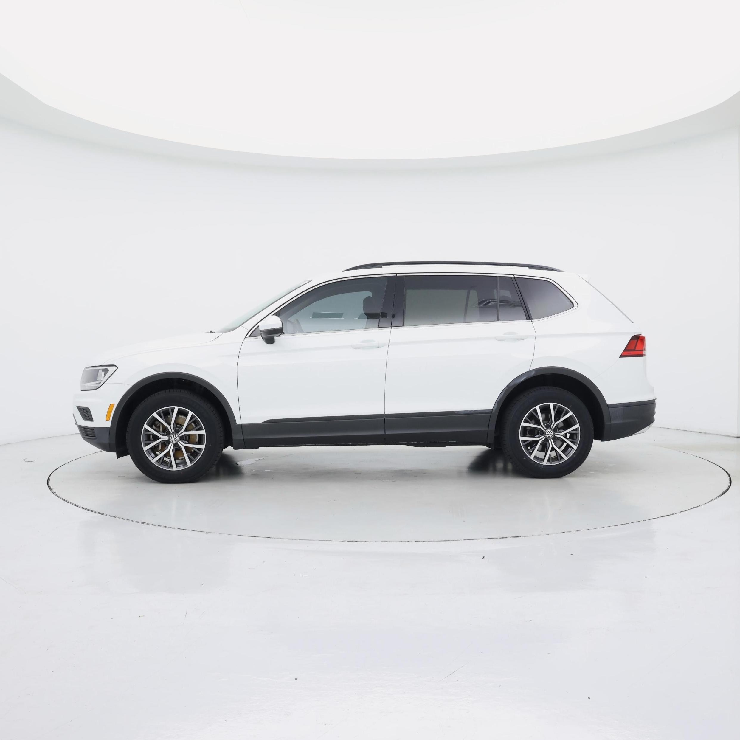 Thumbnail: 2019 Volkswagen Tiguan - 3