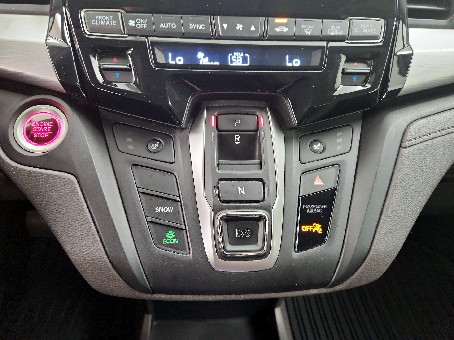 Thumbnail: 2018 Honda Odyssey - 17