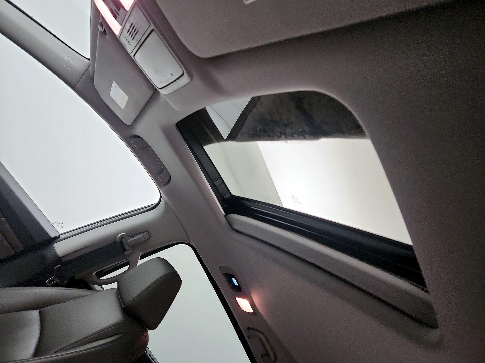 Thumbnail: 2018 Honda Odyssey - 19