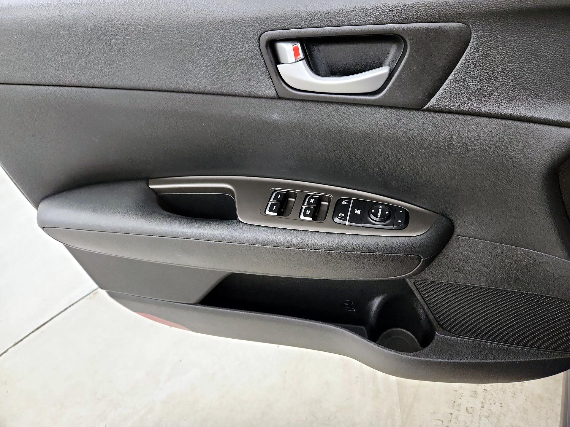 Thumbnail: 2019 Kia Optima - 12