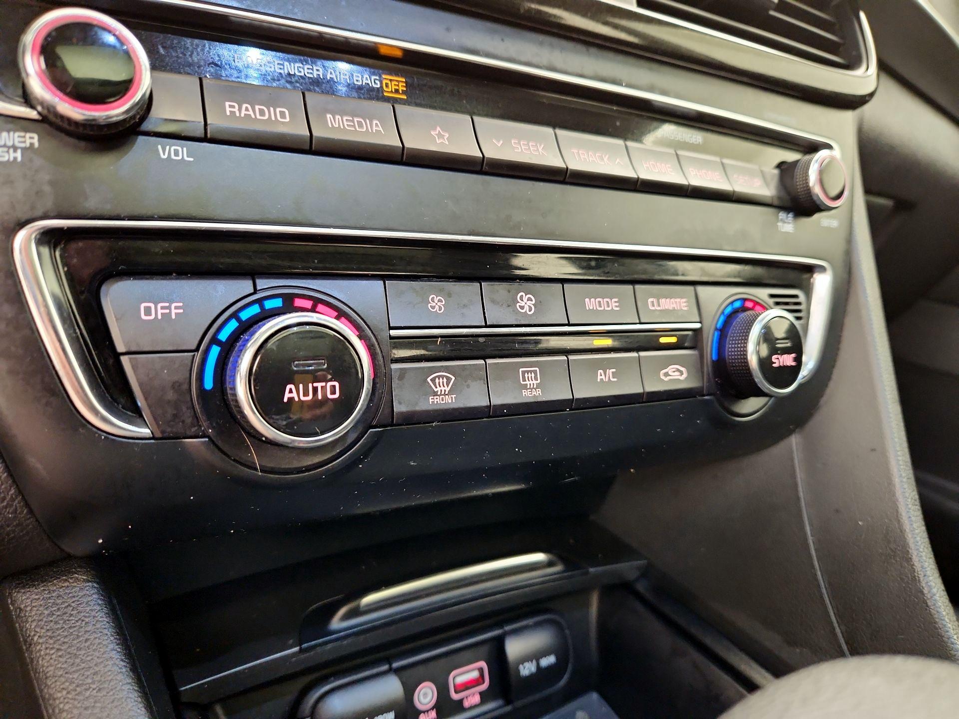 Thumbnail: 2019 Kia Optima - 16
