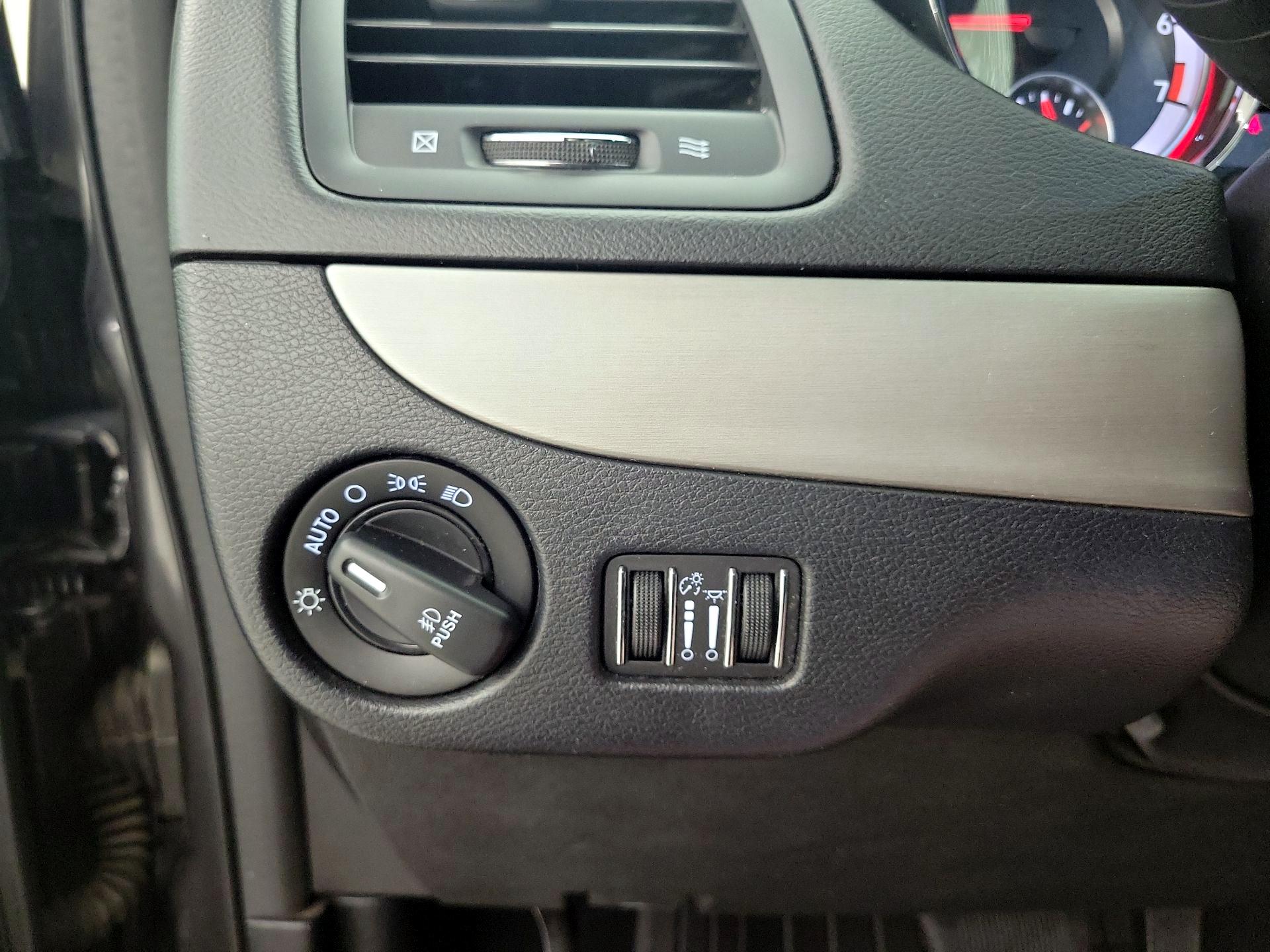 Thumbnail: 2019 Dodge Grand Caravan - 13